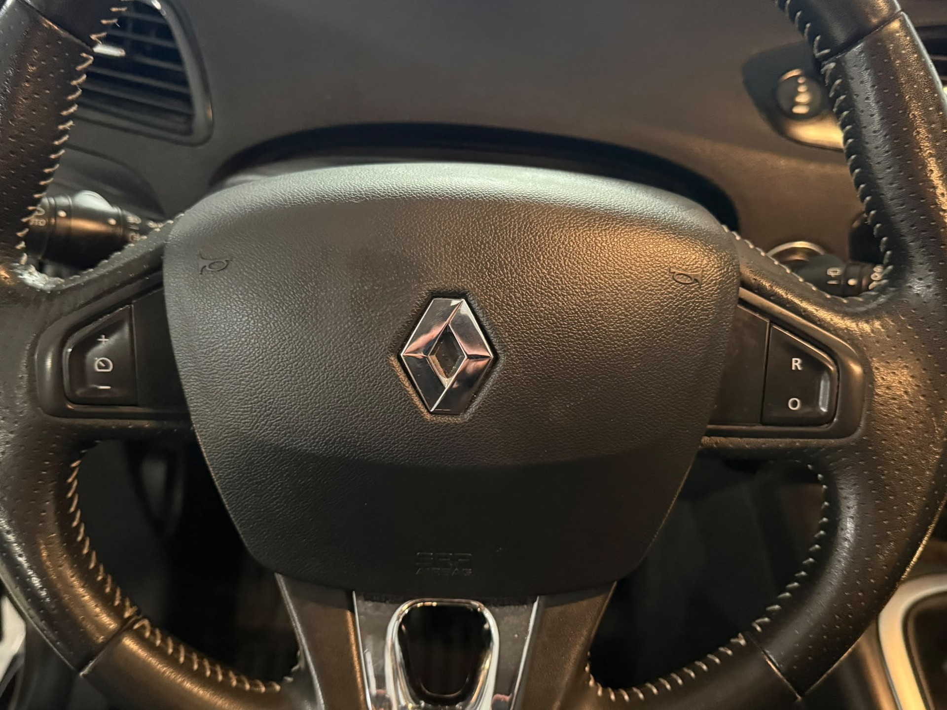 RENAULT Scénic 1.5 dCi Swiss Edition EDC-image-13