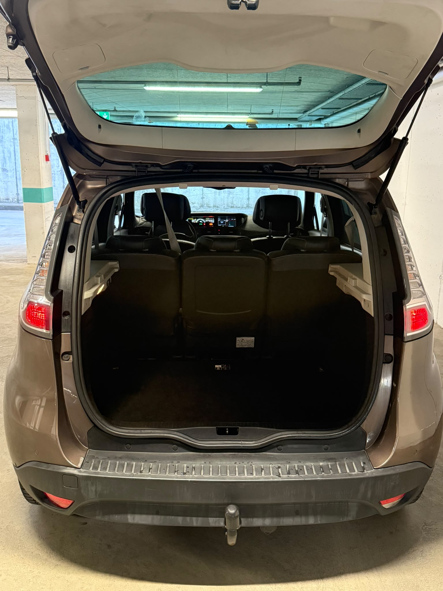 RENAULT Scénic 1.5 dCi Swiss Edition EDC-image-11