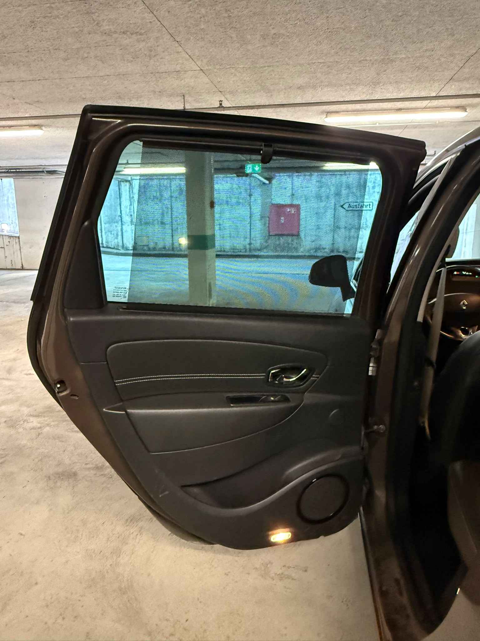 RENAULT Scénic 1.5 dCi Swiss Edition EDC-image-16