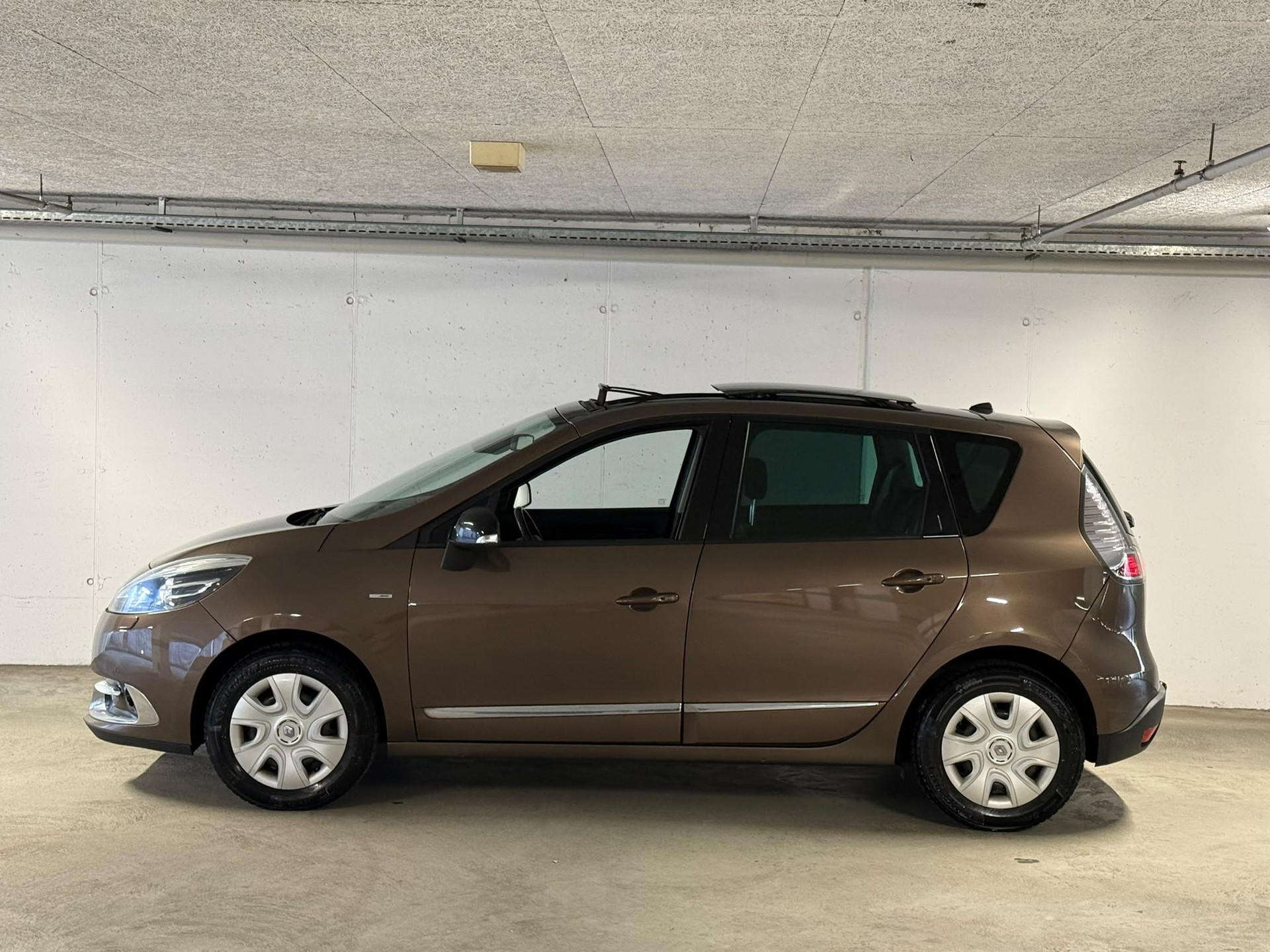 RENAULT Scénic 1.5 dCi Swiss Edition EDC-image-6