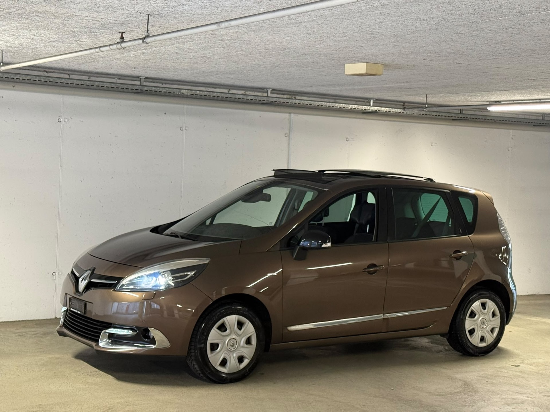 RENAULT Scénic 1.5 dCi Swiss Edition EDC-image-2