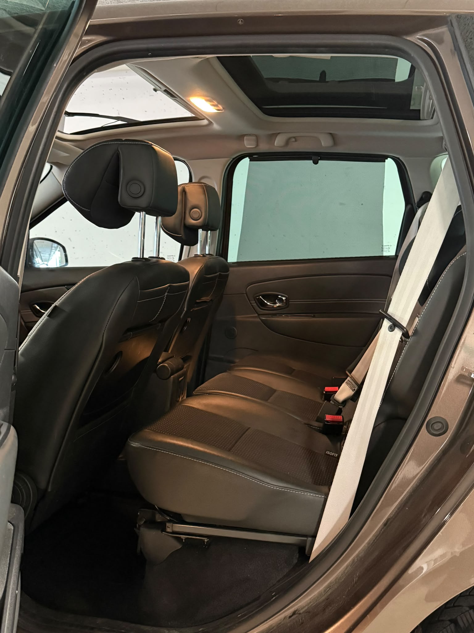 RENAULT Scénic 1.5 dCi Swiss Edition EDC-image-7