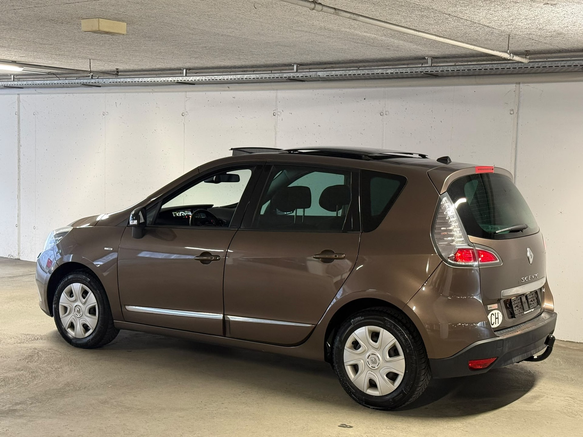 RENAULT Scénic 1.5 dCi Swiss Edition EDC-image-3