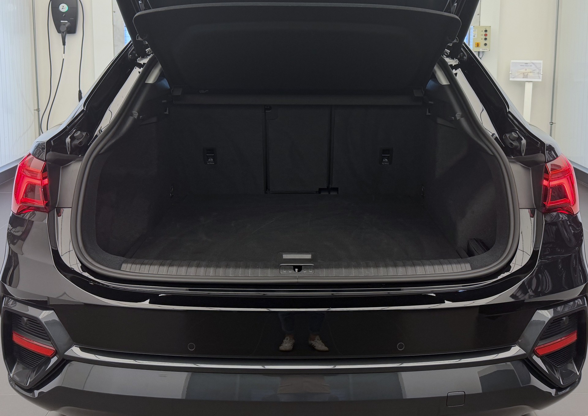 AUDI Q3 40 TFSI quattro S-tronic-image-20