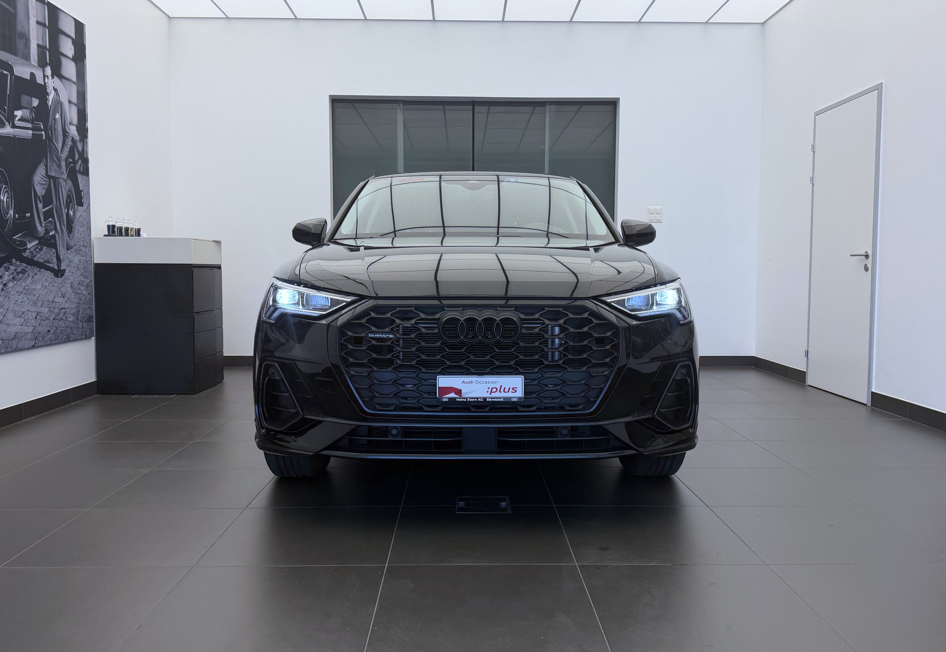 AUDI Q3 40 TFSI quattro S-tronic-image-1