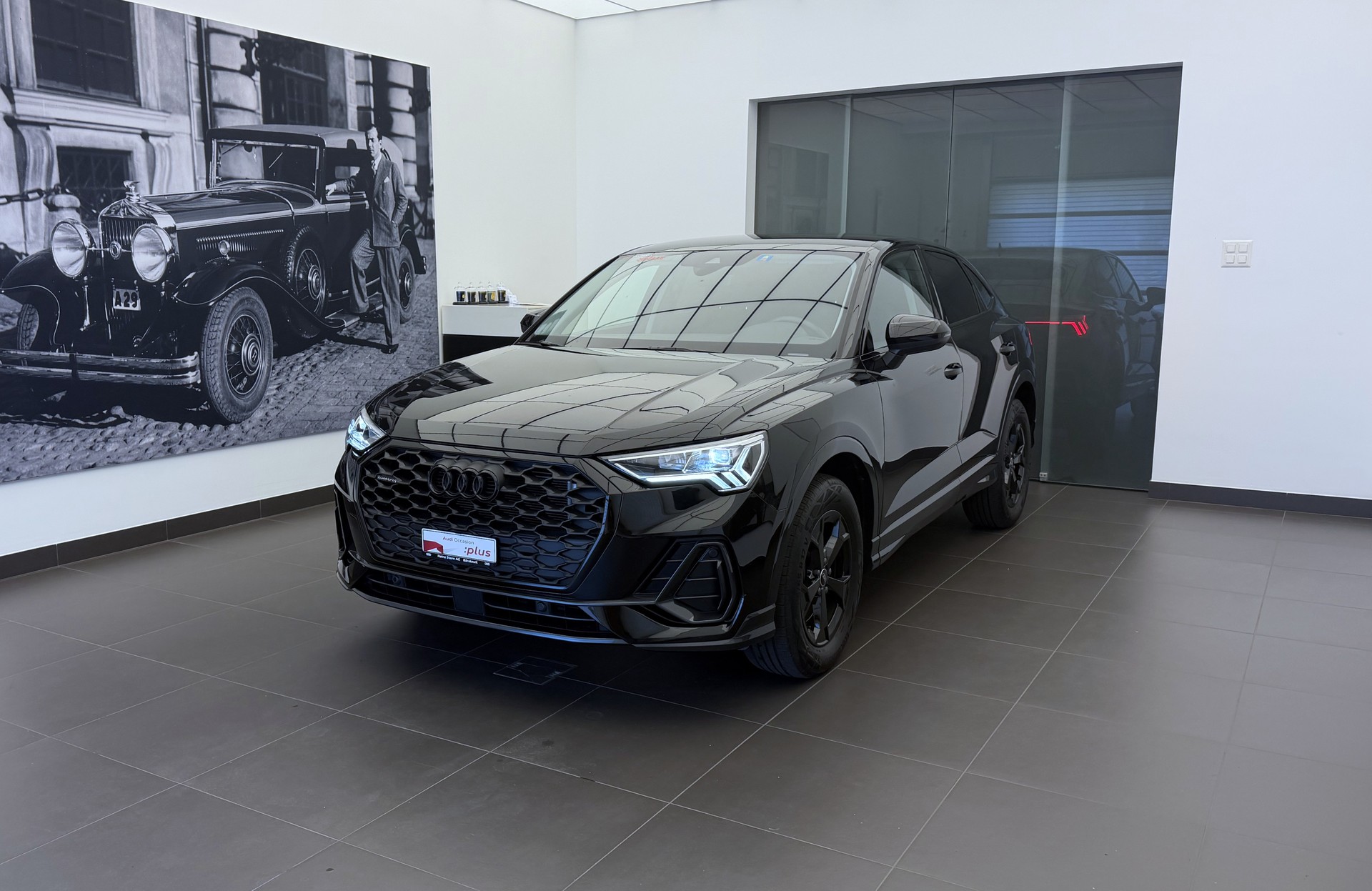AUDI Q3 40 TFSI quattro S-tronic-image-0