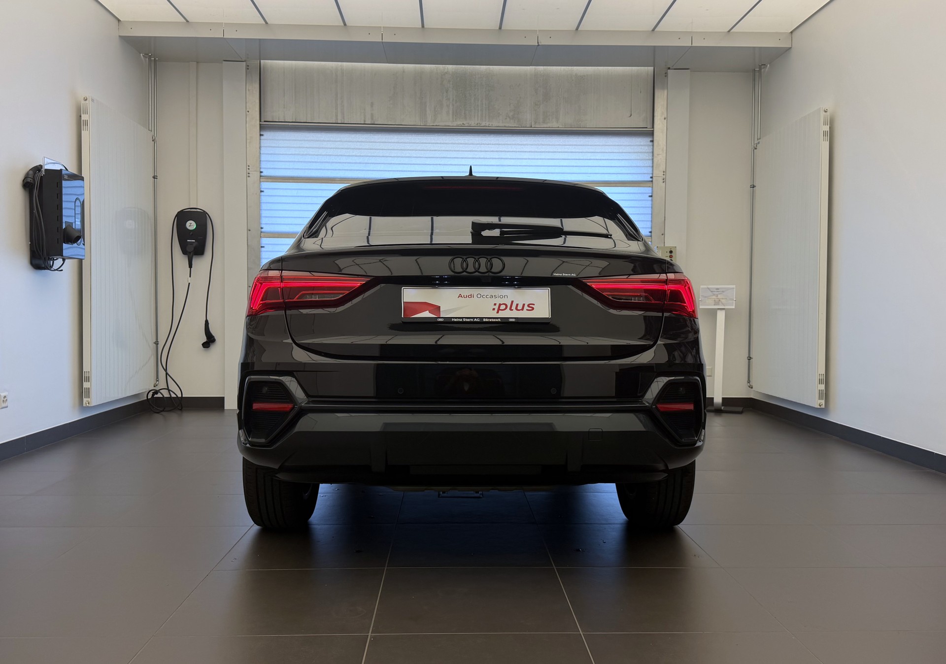 AUDI Q3 40 TFSI quattro S-tronic-image-23