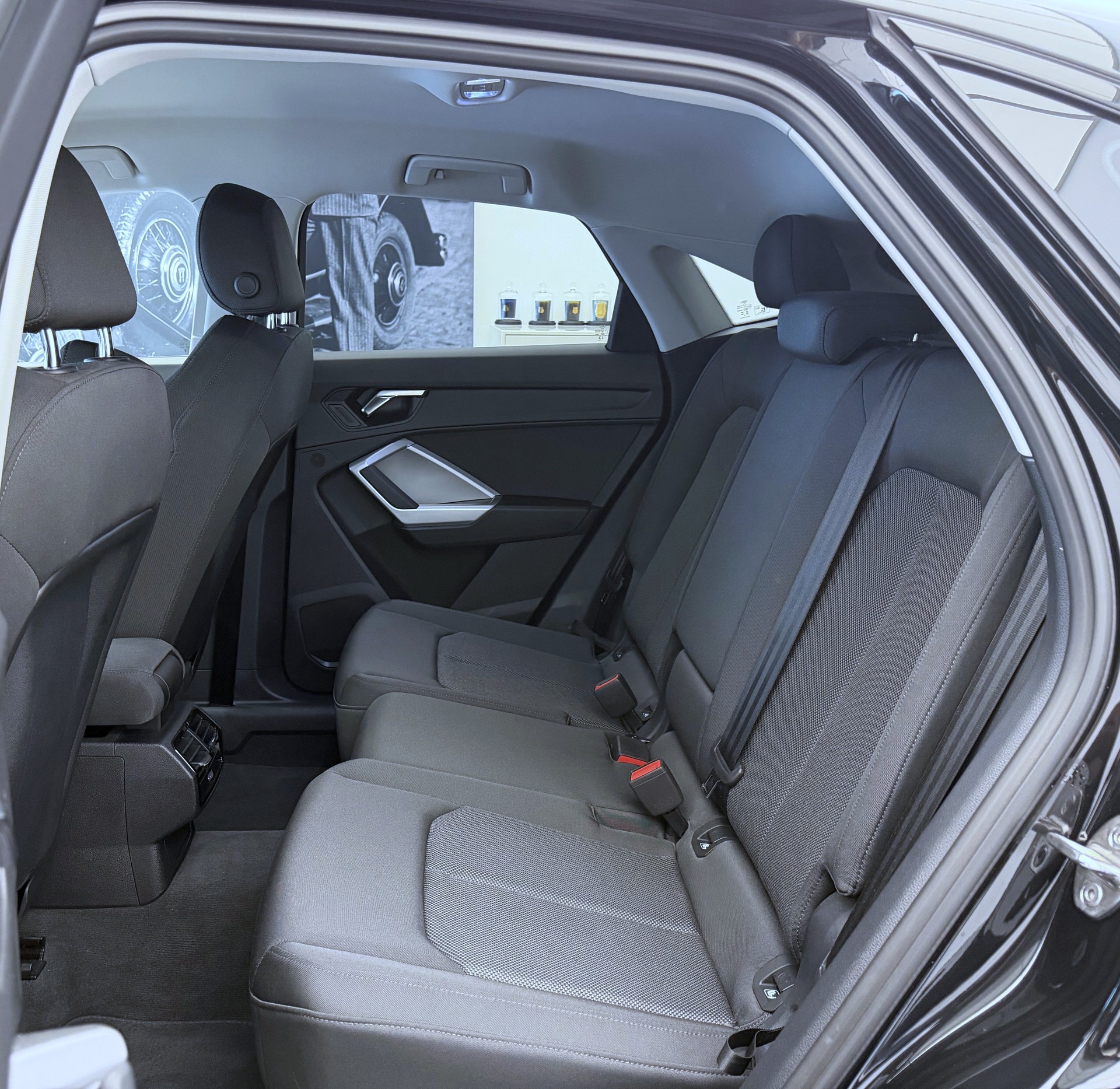 AUDI Q3 40 TFSI quattro S-tronic-image-19