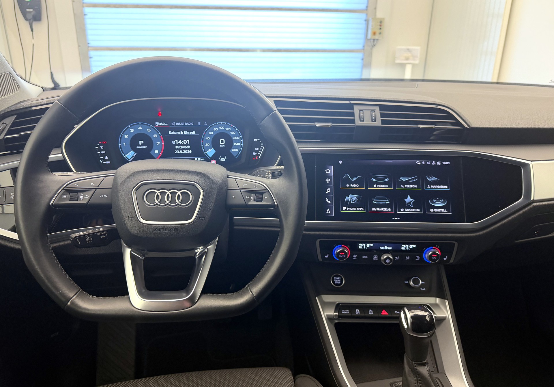 AUDI Q3 40 TFSI quattro S-tronic-image-7