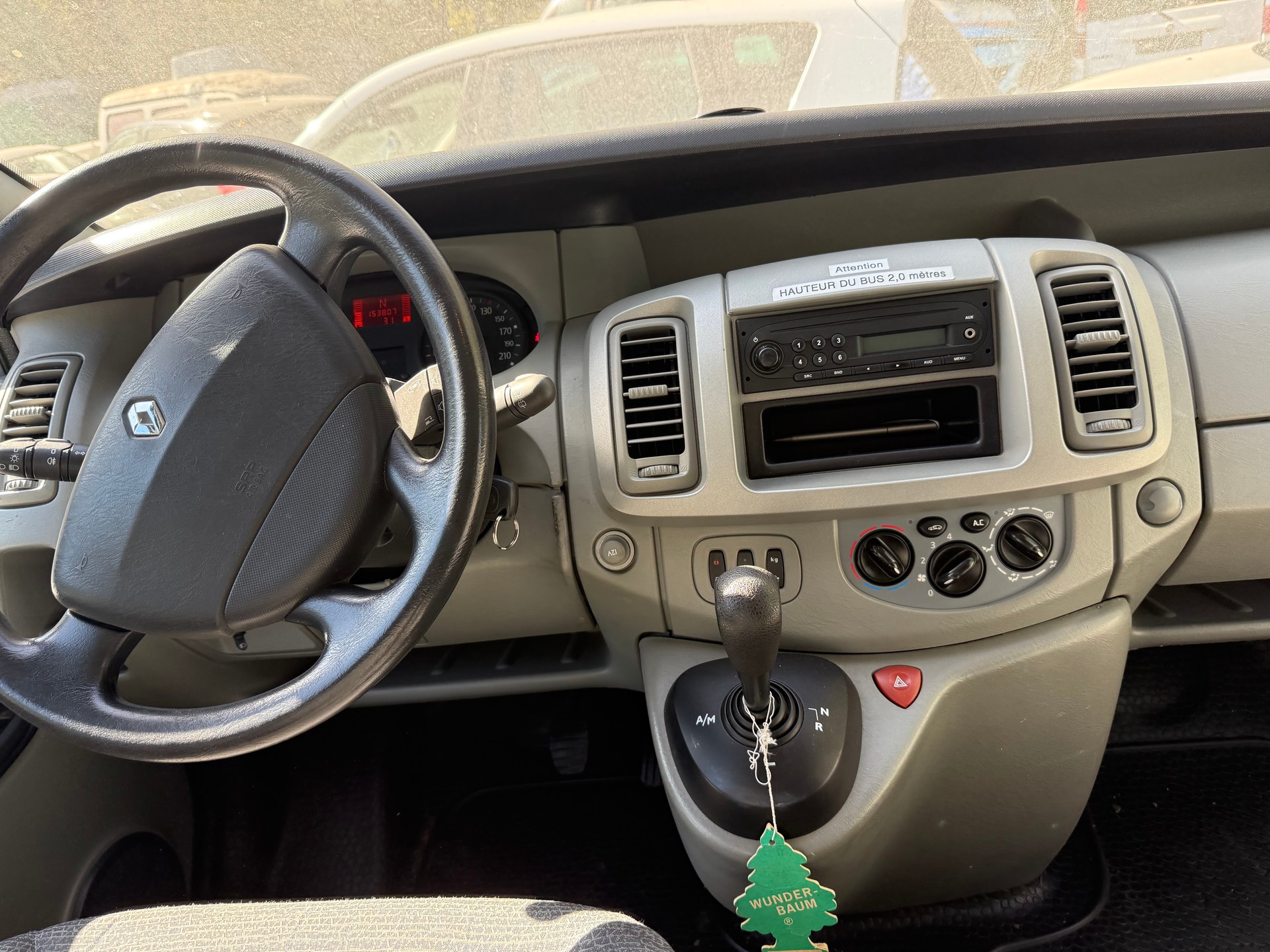 RENAULT Trafic 2.5 dCi L2H1 Grand Passenger Authentique-image-5