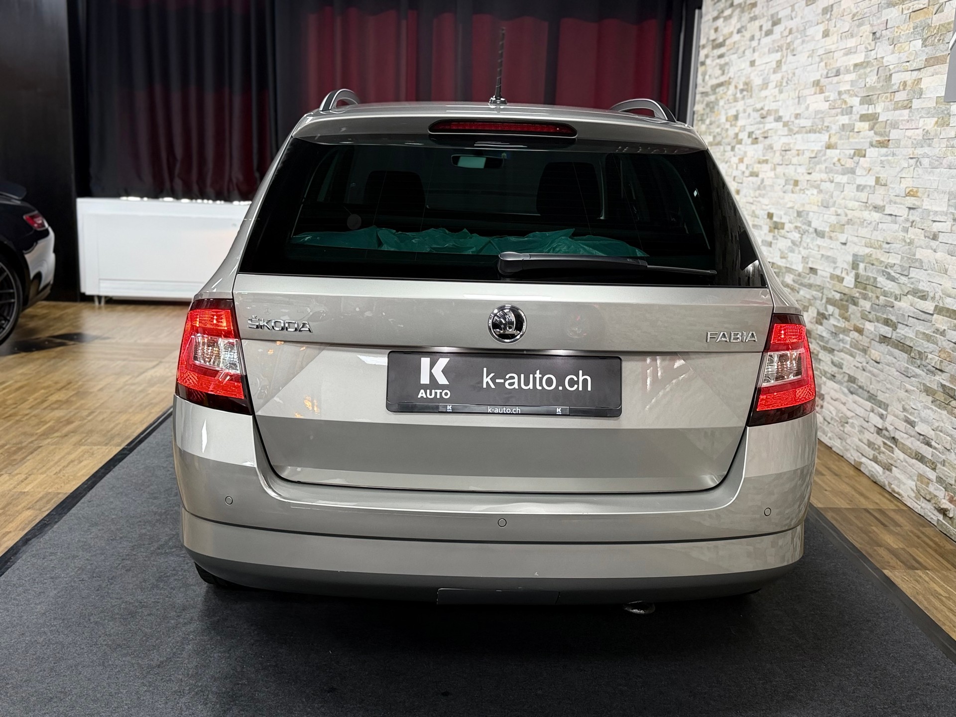 SKODA Fabia 1.2 TSI Ambition DSG-image-2
