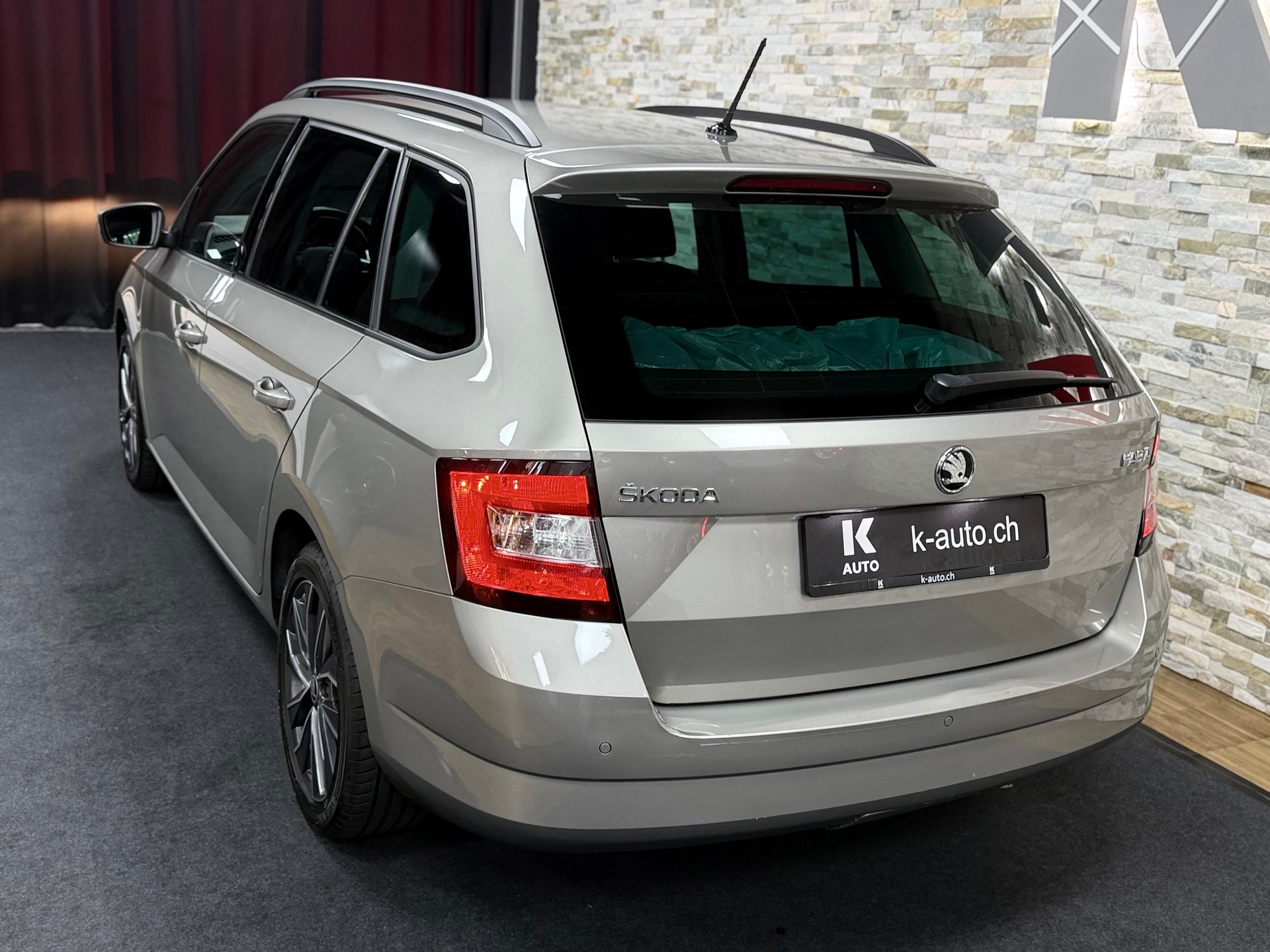 SKODA Fabia 1.2 TSI Ambition DSG-image-1