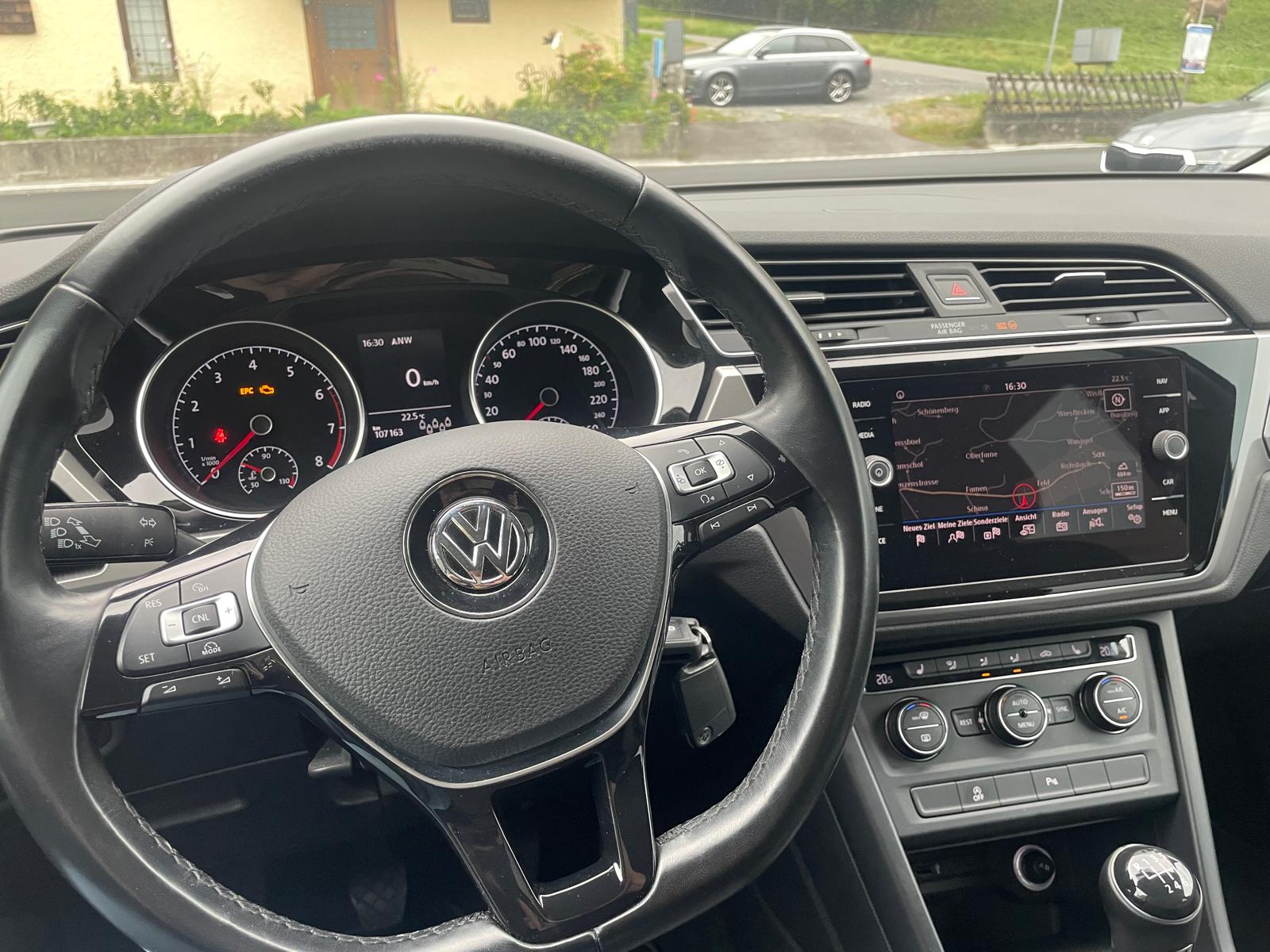 VW Touran 1.4 TSI BlueMotion Technology Trendline-image-6
