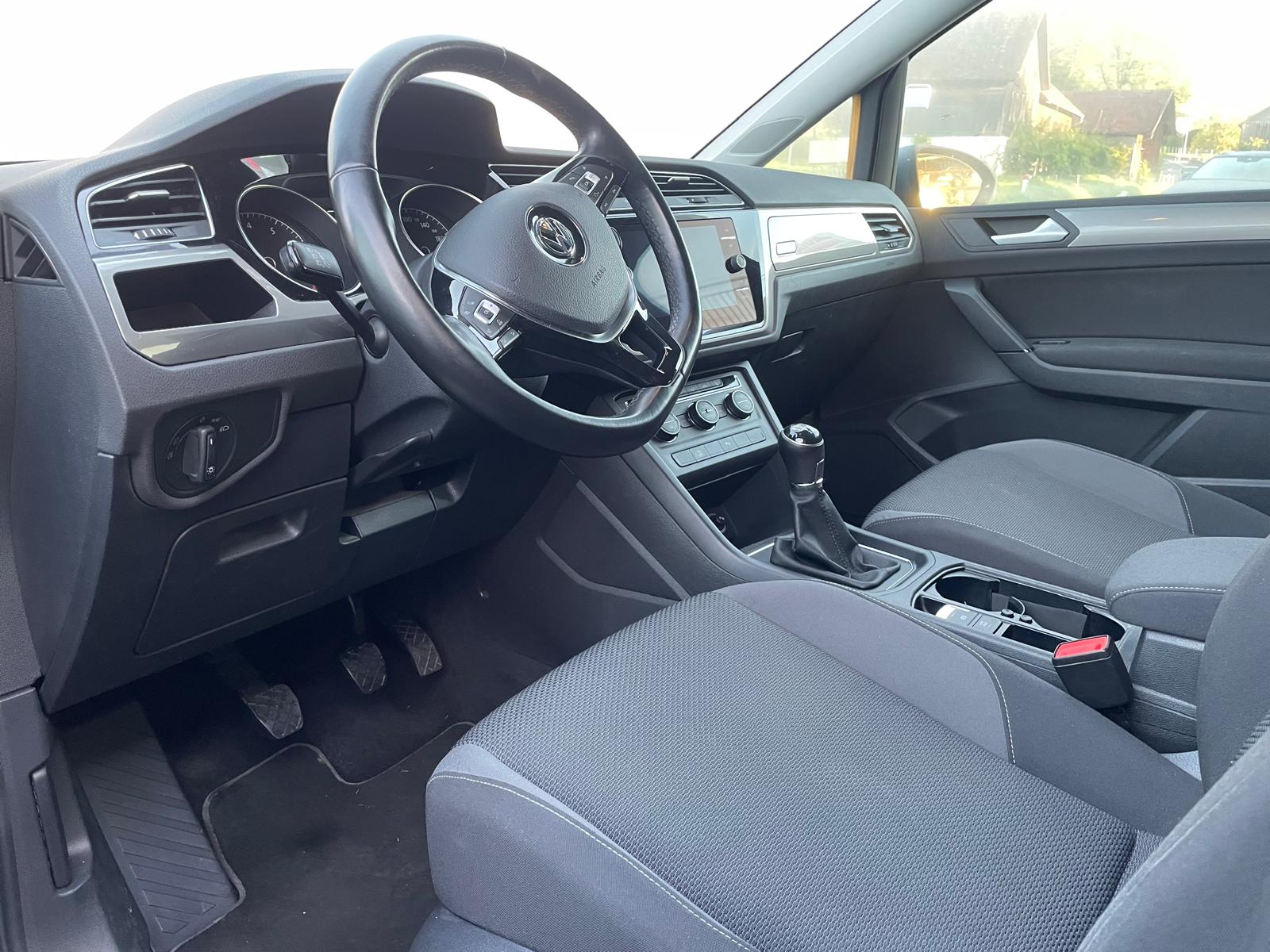 VW Touran 1.4 TSI BlueMotion Technology Trendline-image-9