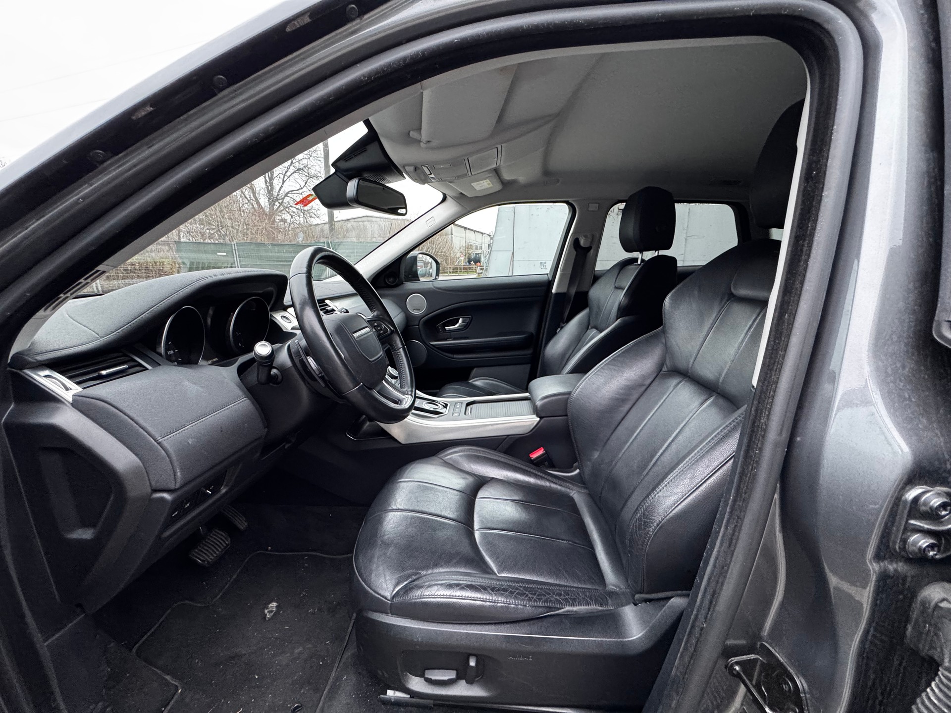 LAND ROVER Range Rover Evoque 2.0 TD4 SE AT9-image-14