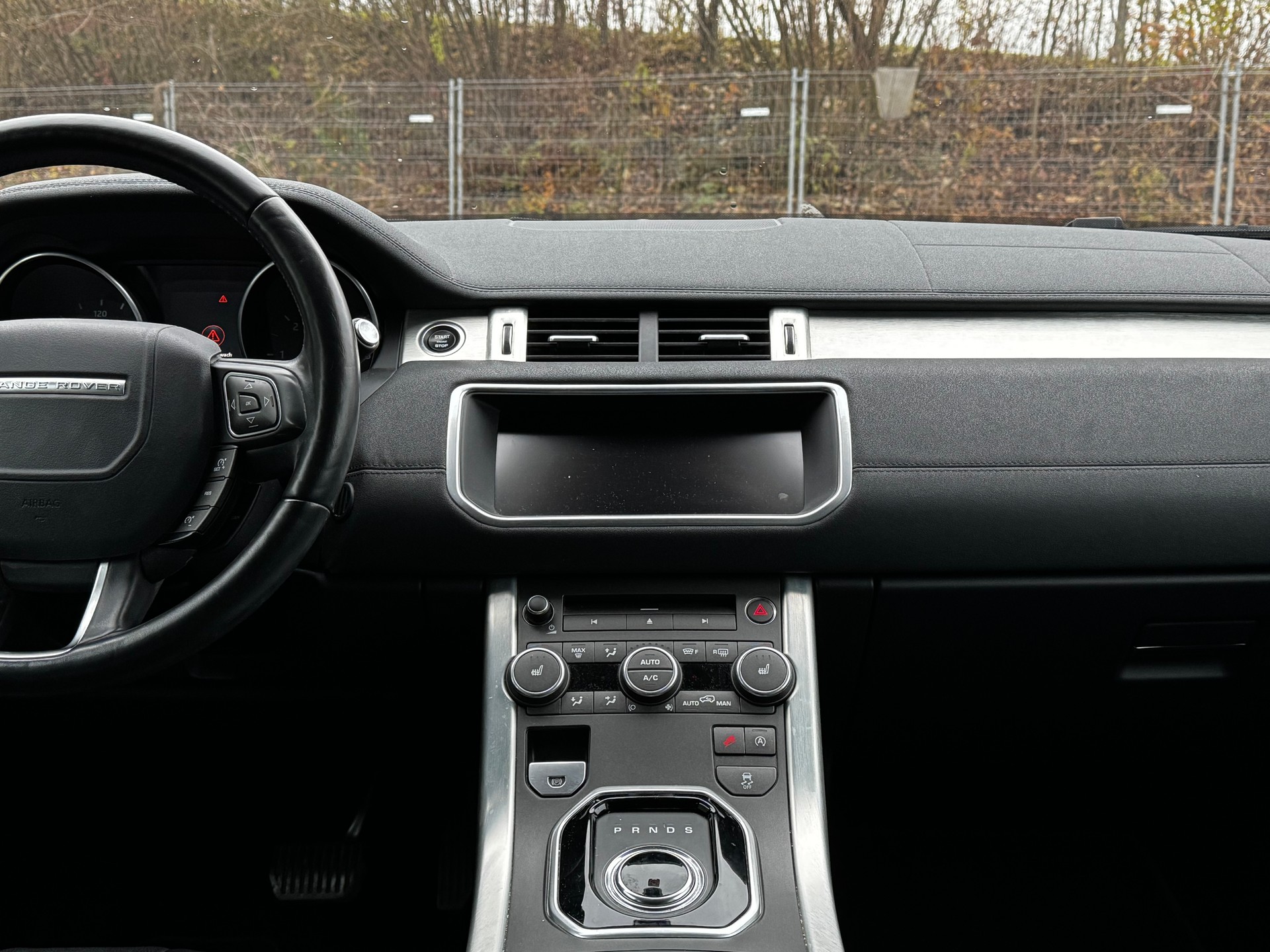 LAND ROVER Range Rover Evoque 2.0 TD4 SE AT9-image-10
