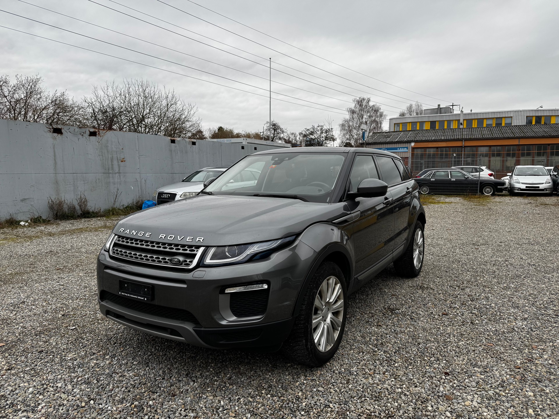 LAND ROVER Range Rover Evoque 2.0 TD4 SE AT9-image-2