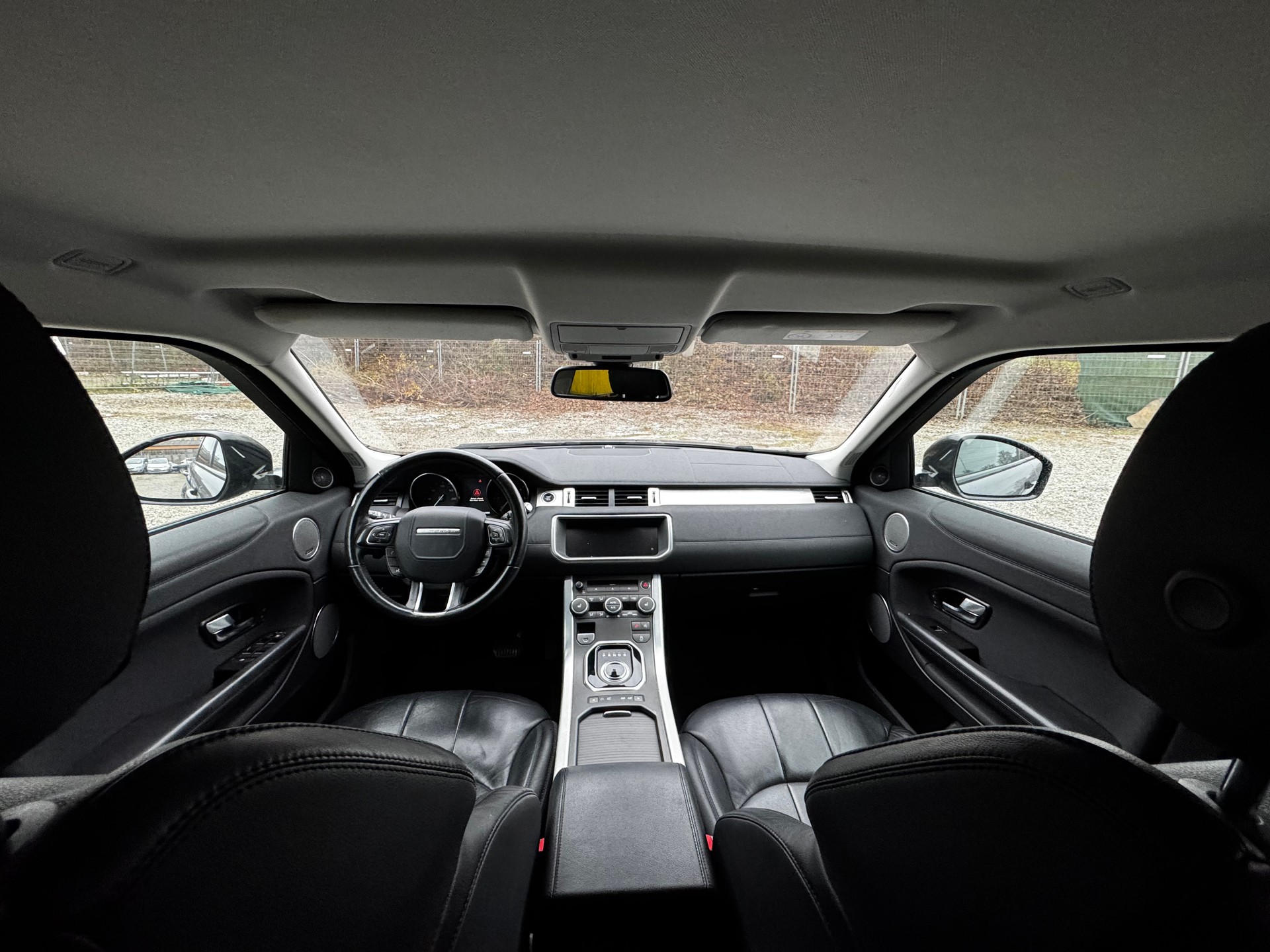 LAND ROVER Range Rover Evoque 2.0 TD4 SE AT9-image-9