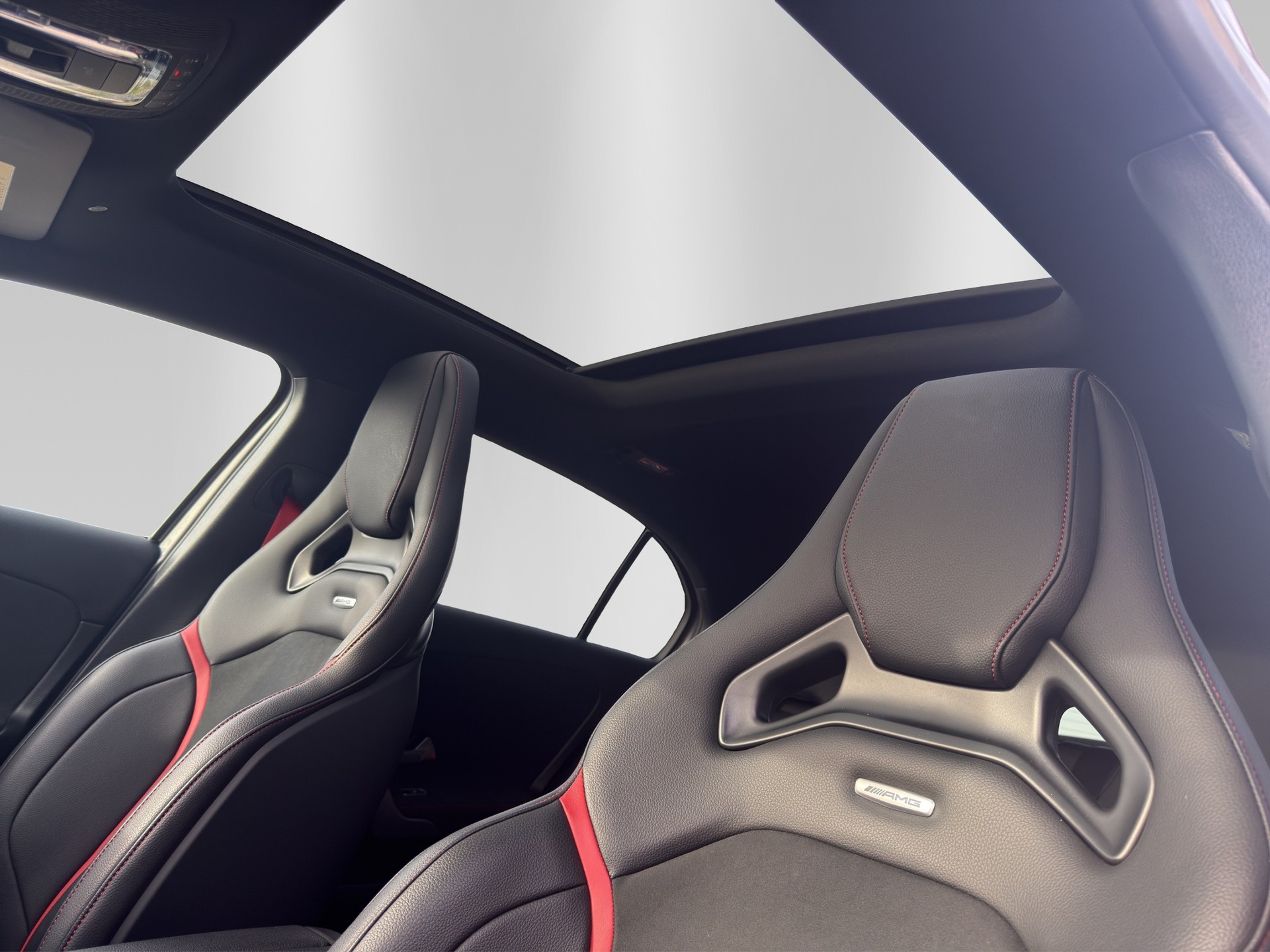 MERCEDES-BENZ A 45 AMG 4Matic+ Speedshift-image-7
