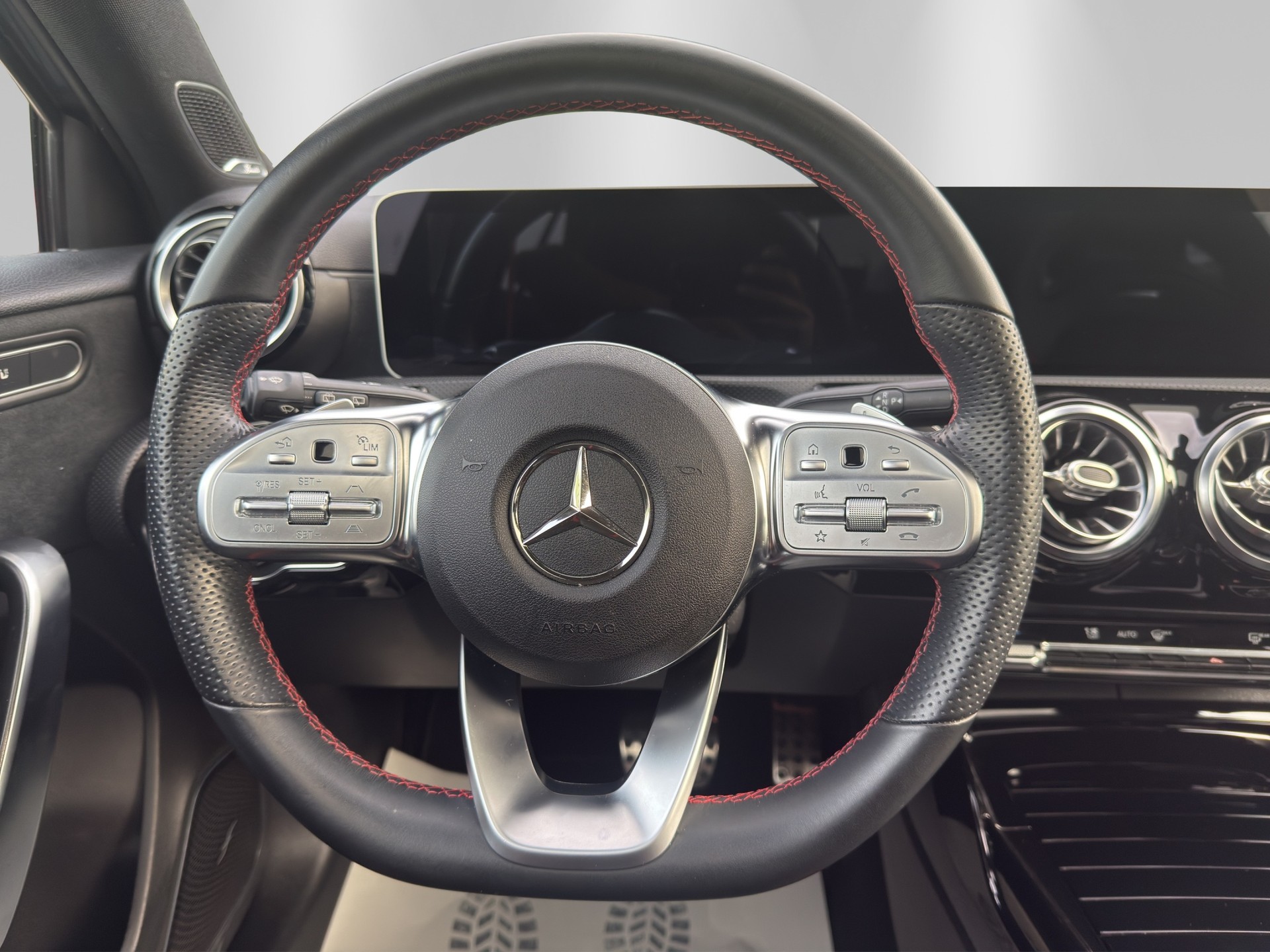 MERCEDES-BENZ A 45 AMG 4Matic+ Speedshift-image-10