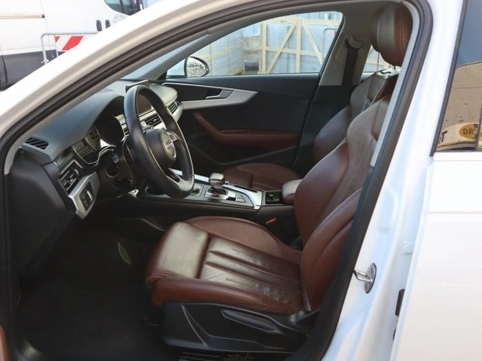 AUDI A4 Avant 40 TDI Sport S-tronic ** Voll-Leder Ausstattung **-image-11