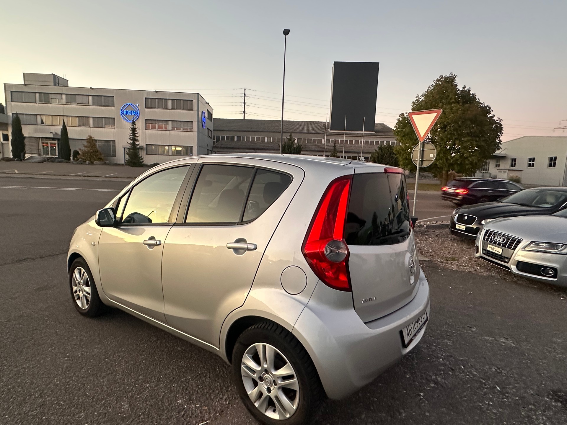 OPEL Agila 1.2 Enjoy Automatic-image-13