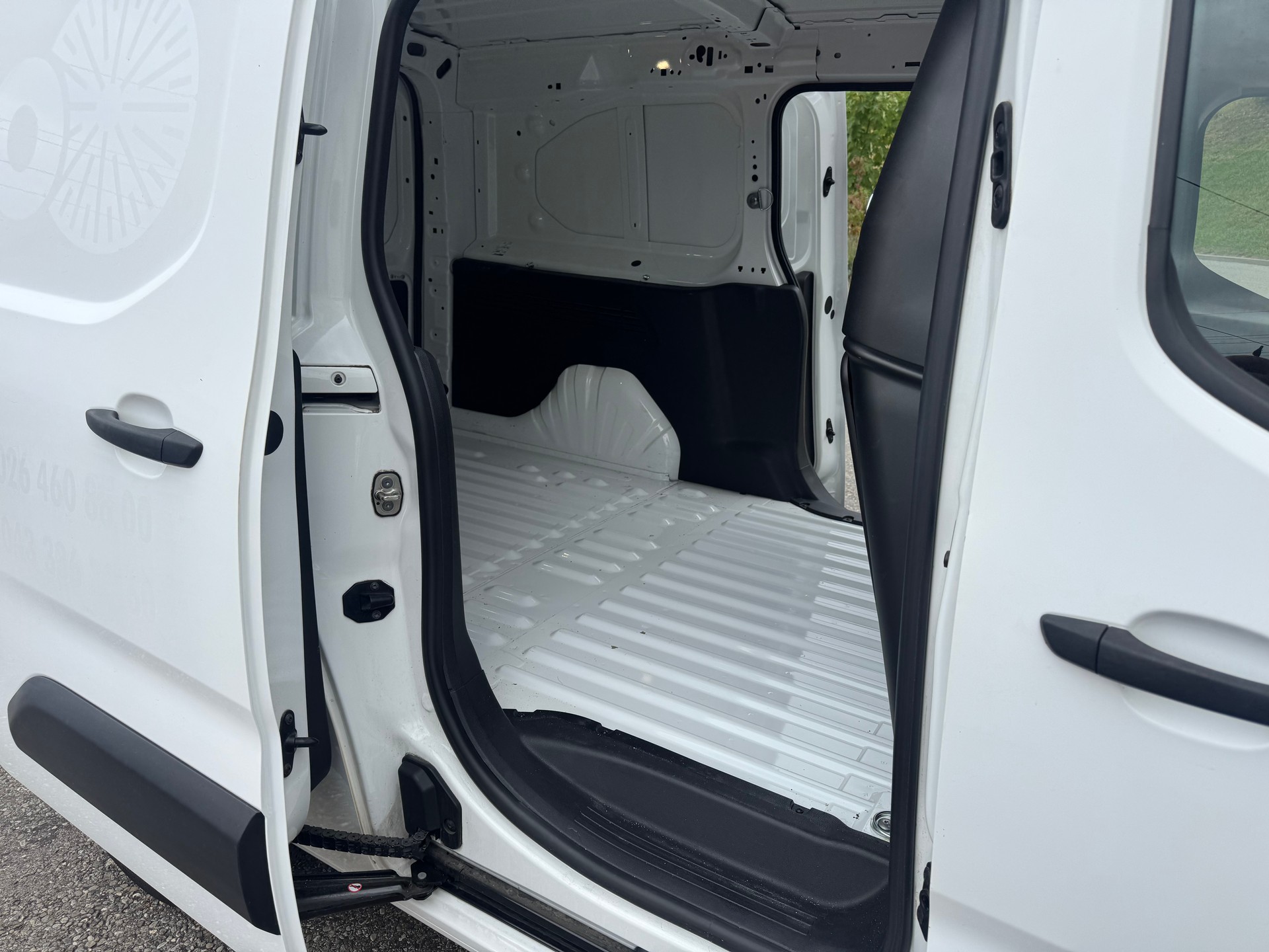 TOYOTA Proace City Van 1.5D Premium Long-image-8