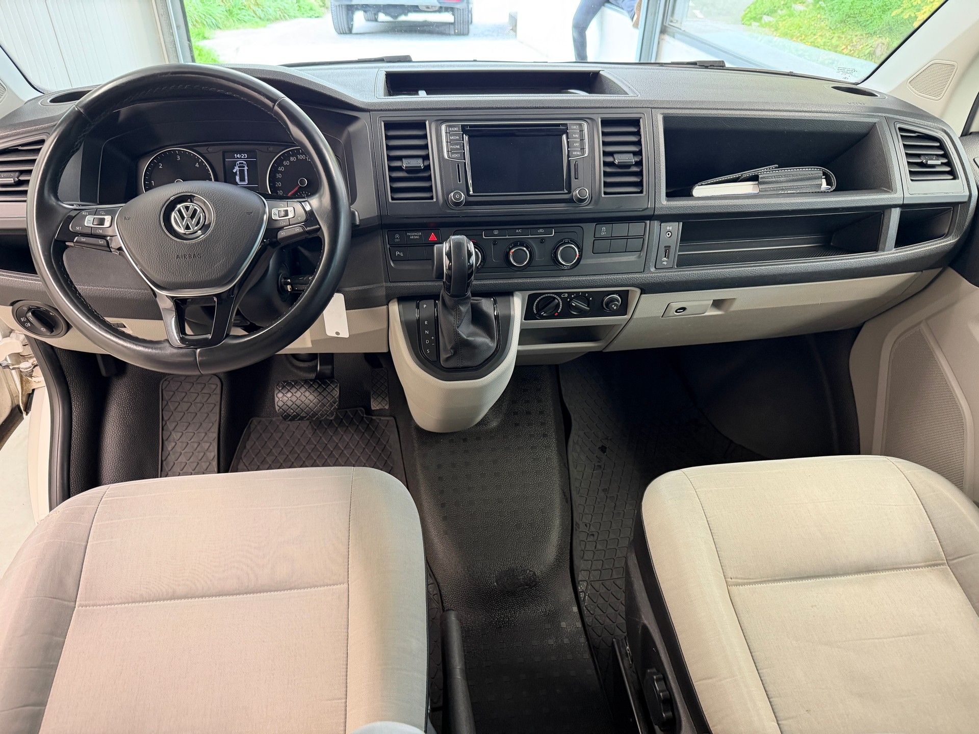 VW T6 2.0 Bi-TDI 4Motion DSG-image-16