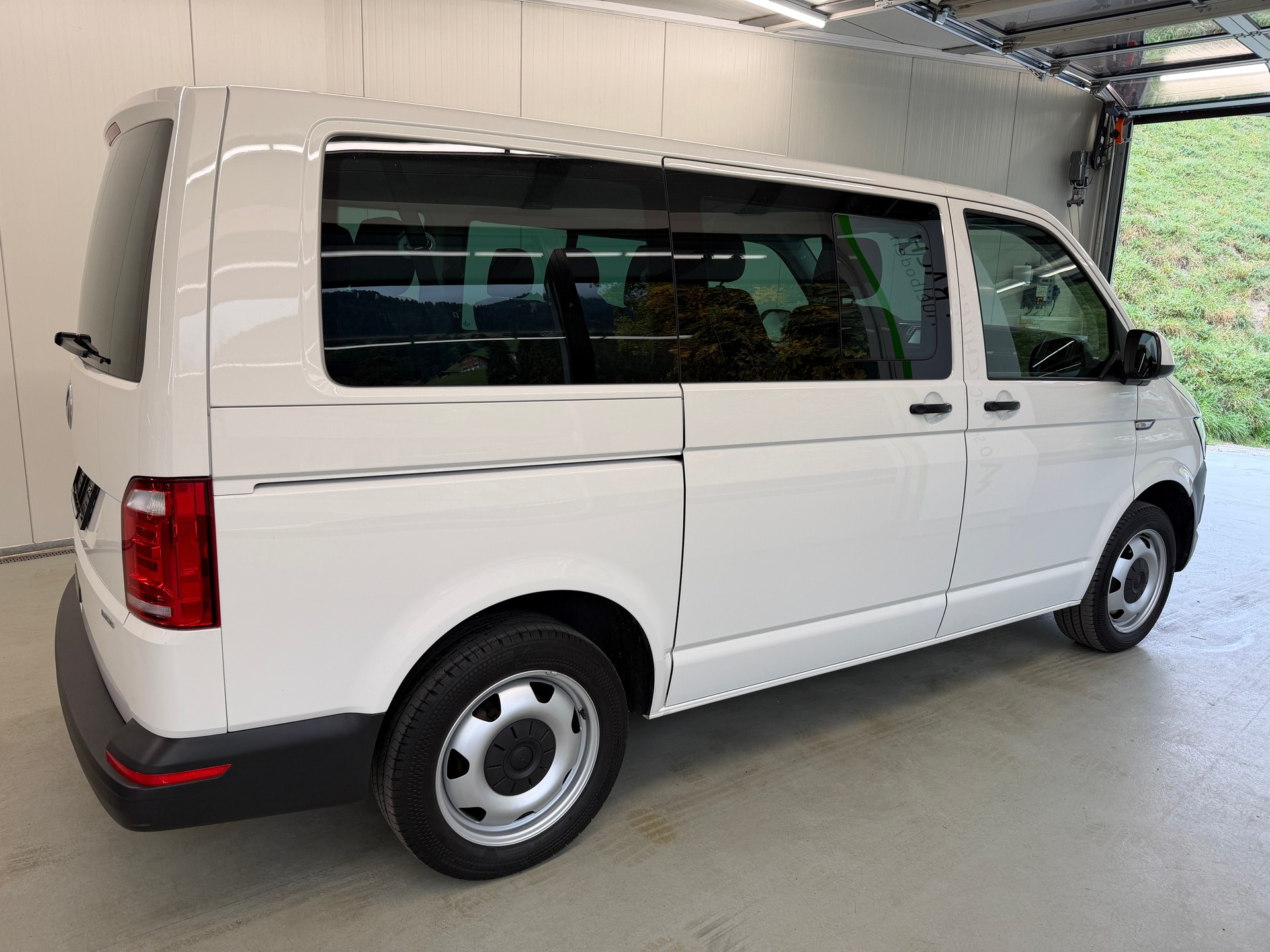 VW T6 2.0 Bi-TDI 4Motion DSG-image-2