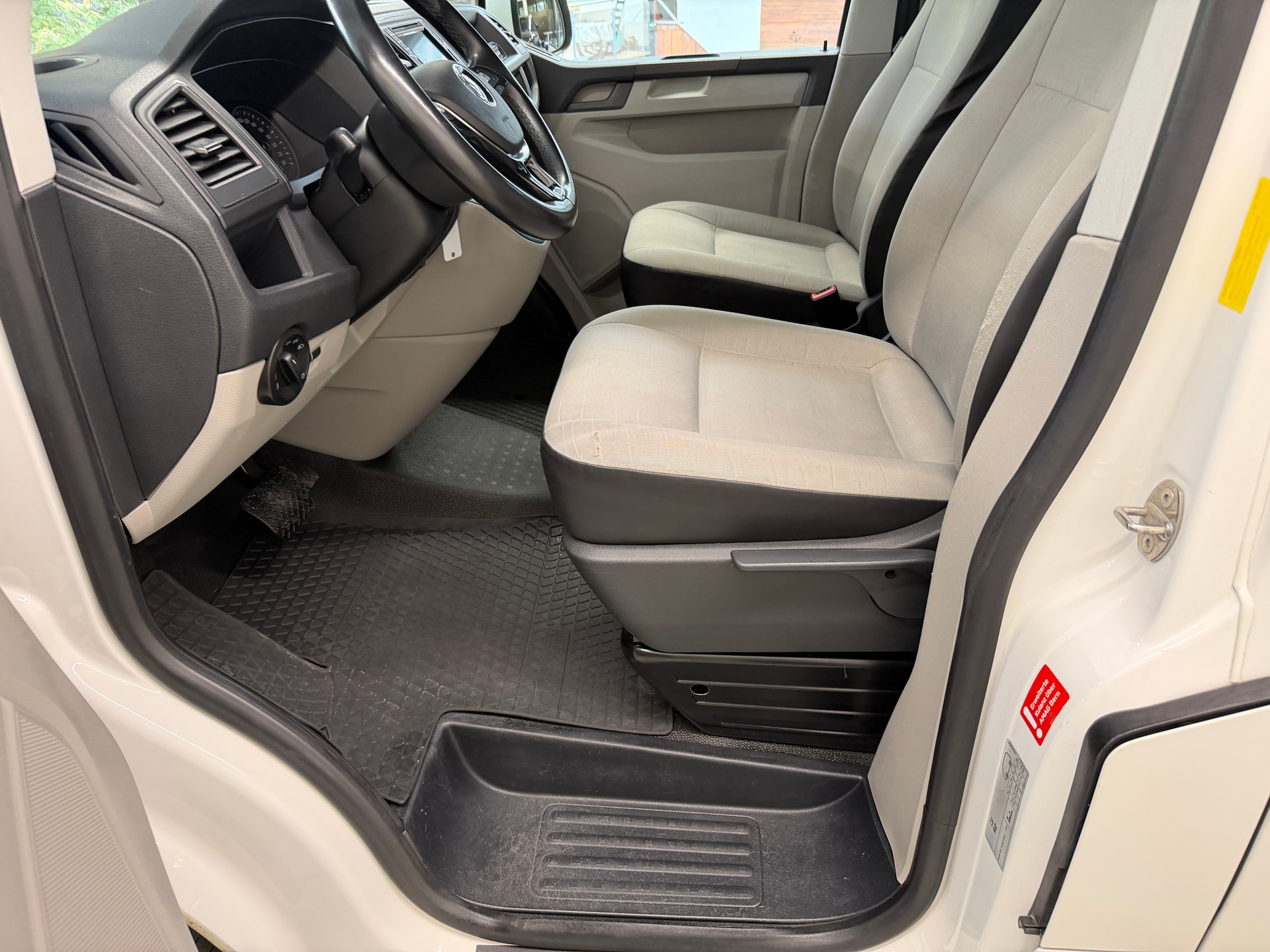 VW T6 2.0 Bi-TDI 4Motion DSG-image-12