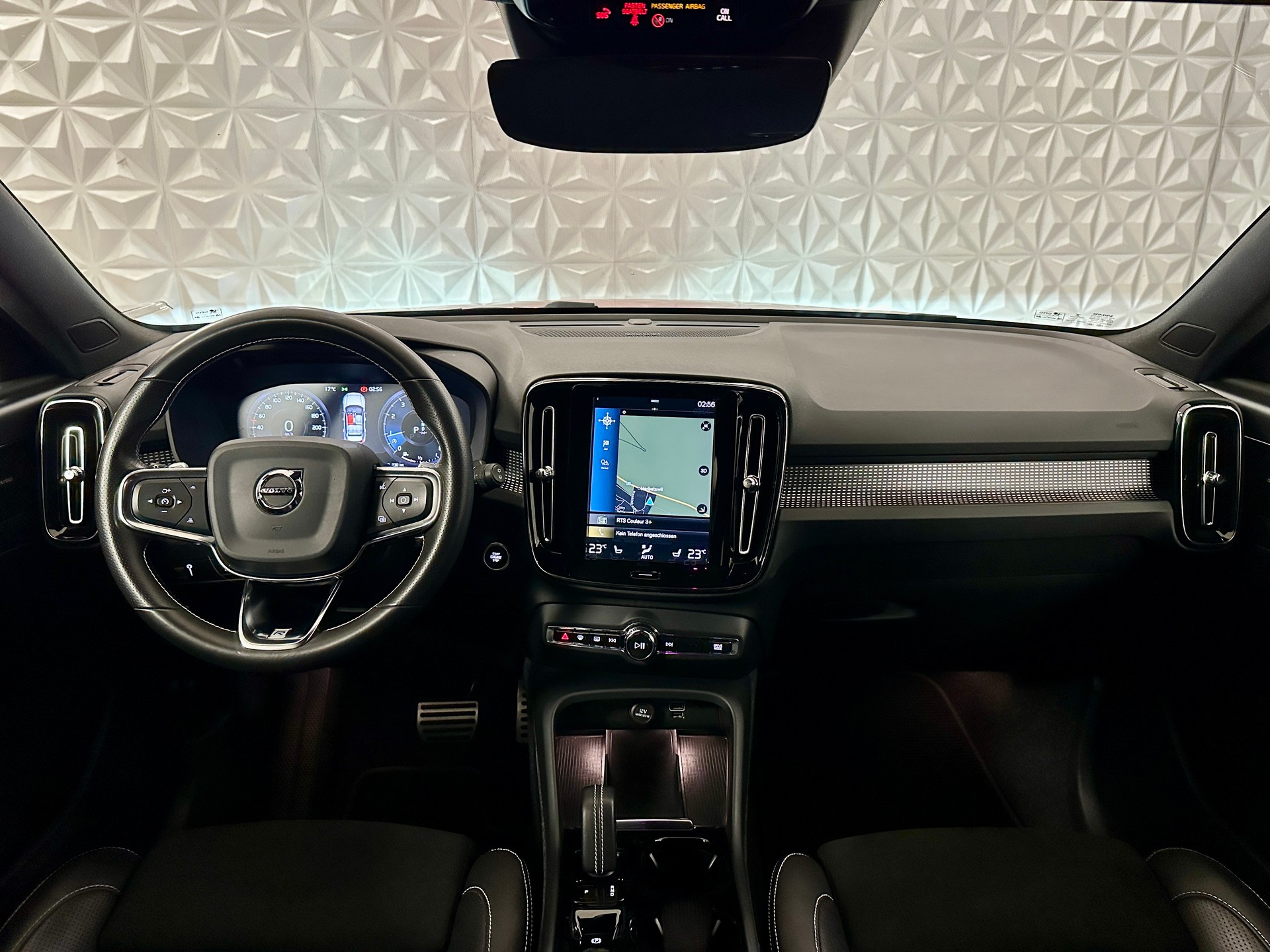 VOLVO XC40 T4 R-Design Geartronic-image-17