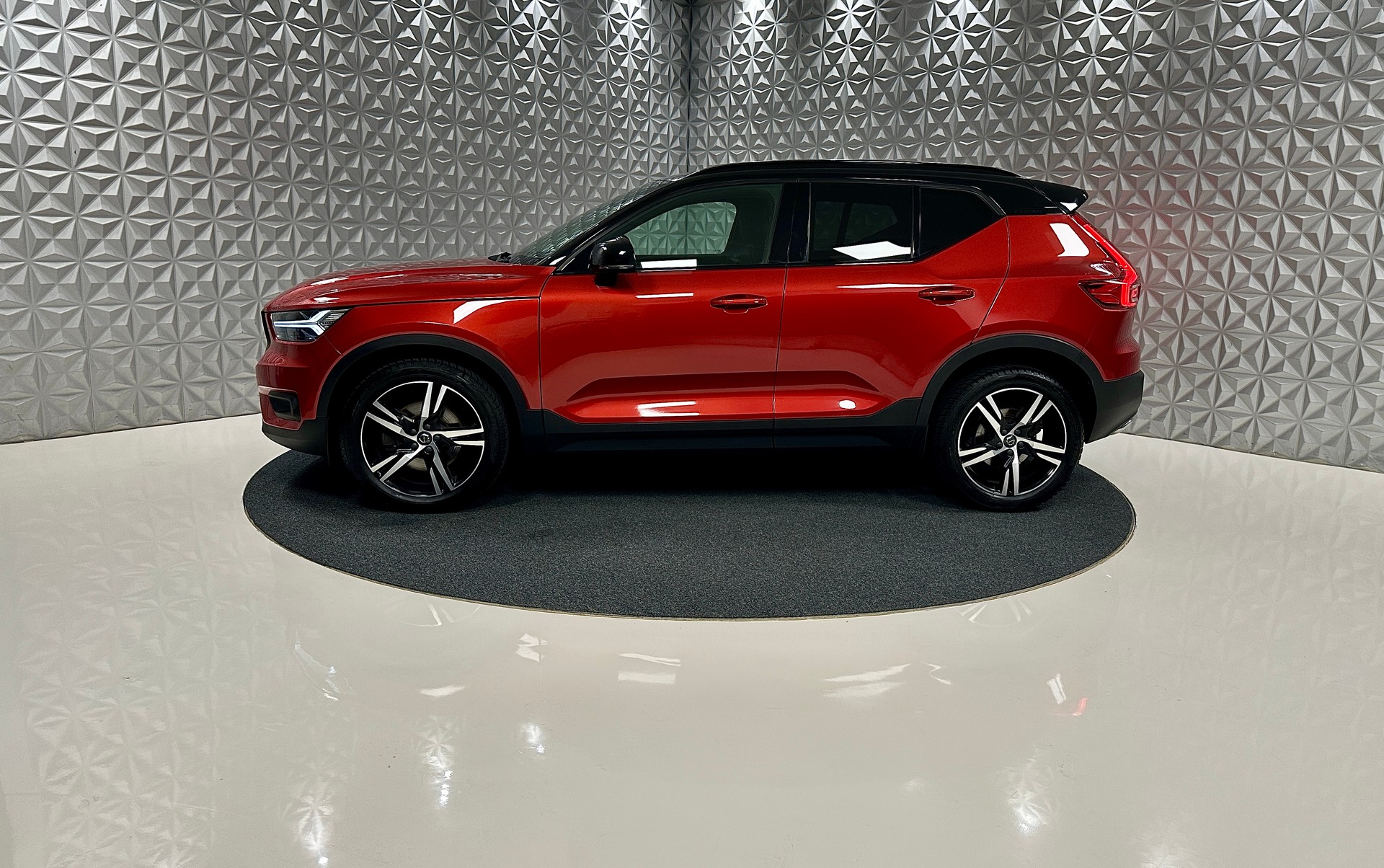 VOLVO XC40 T4 R-Design Geartronic-image-7
