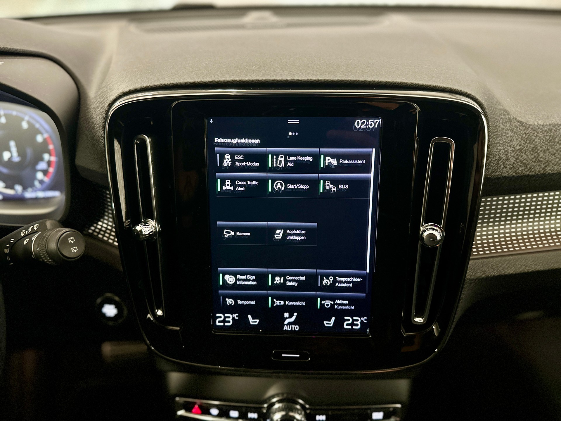 VOLVO XC40 T4 R-Design Geartronic-image-20