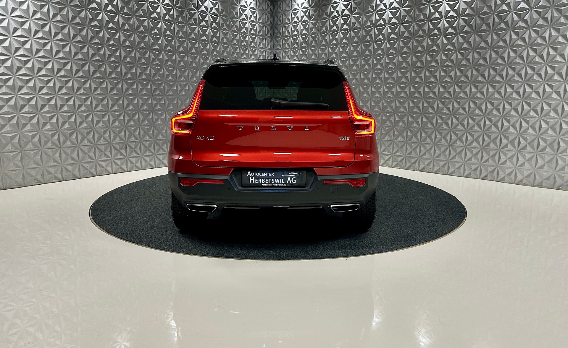 VOLVO XC40 T4 R-Design Geartronic-image-5