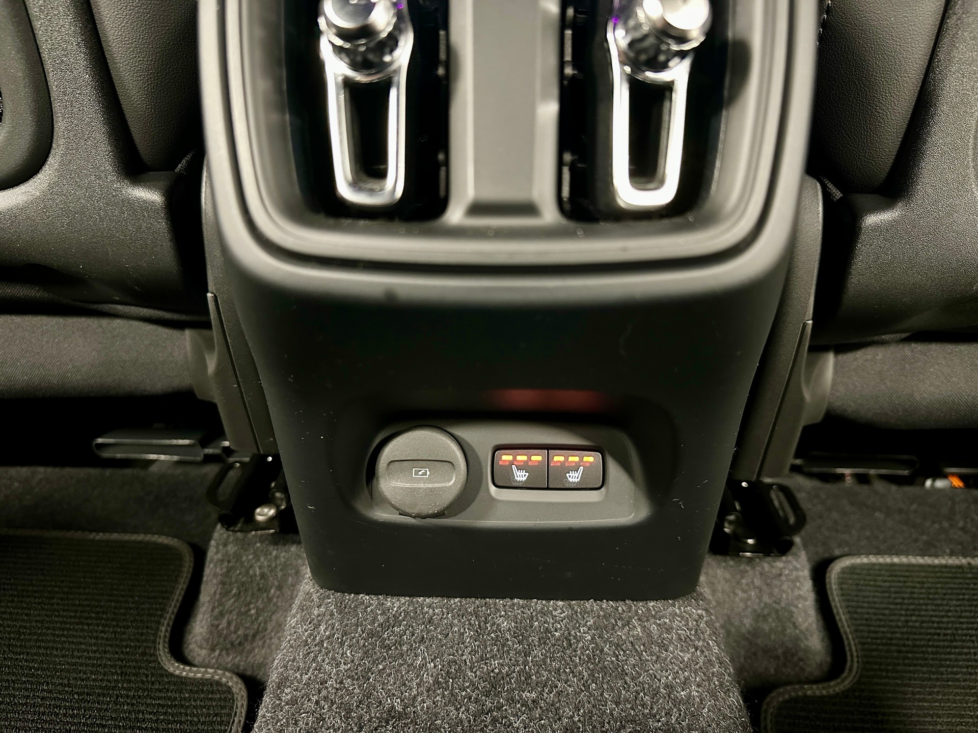 VOLVO XC40 T4 R-Design Geartronic-image-16