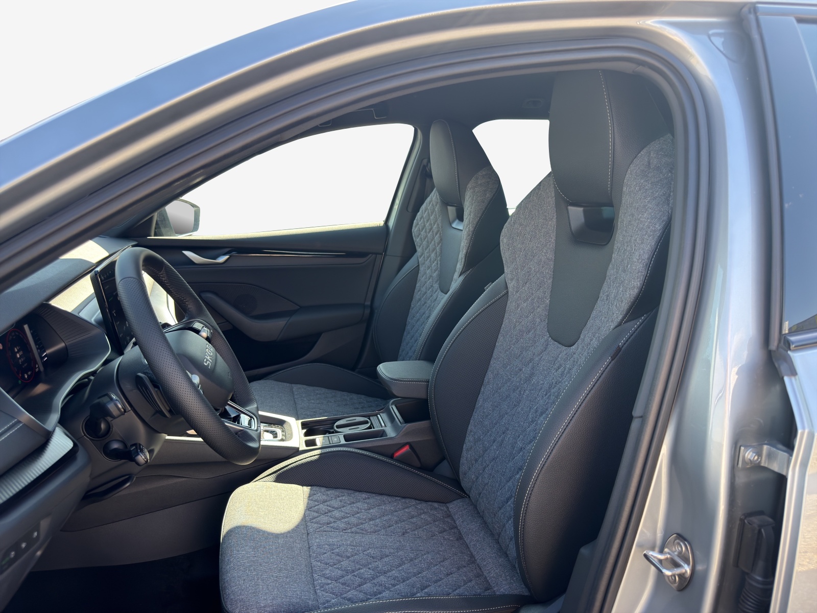 SKODA Octavia Combi 1.5 TSI mHEV DSG Sport Line-image-7