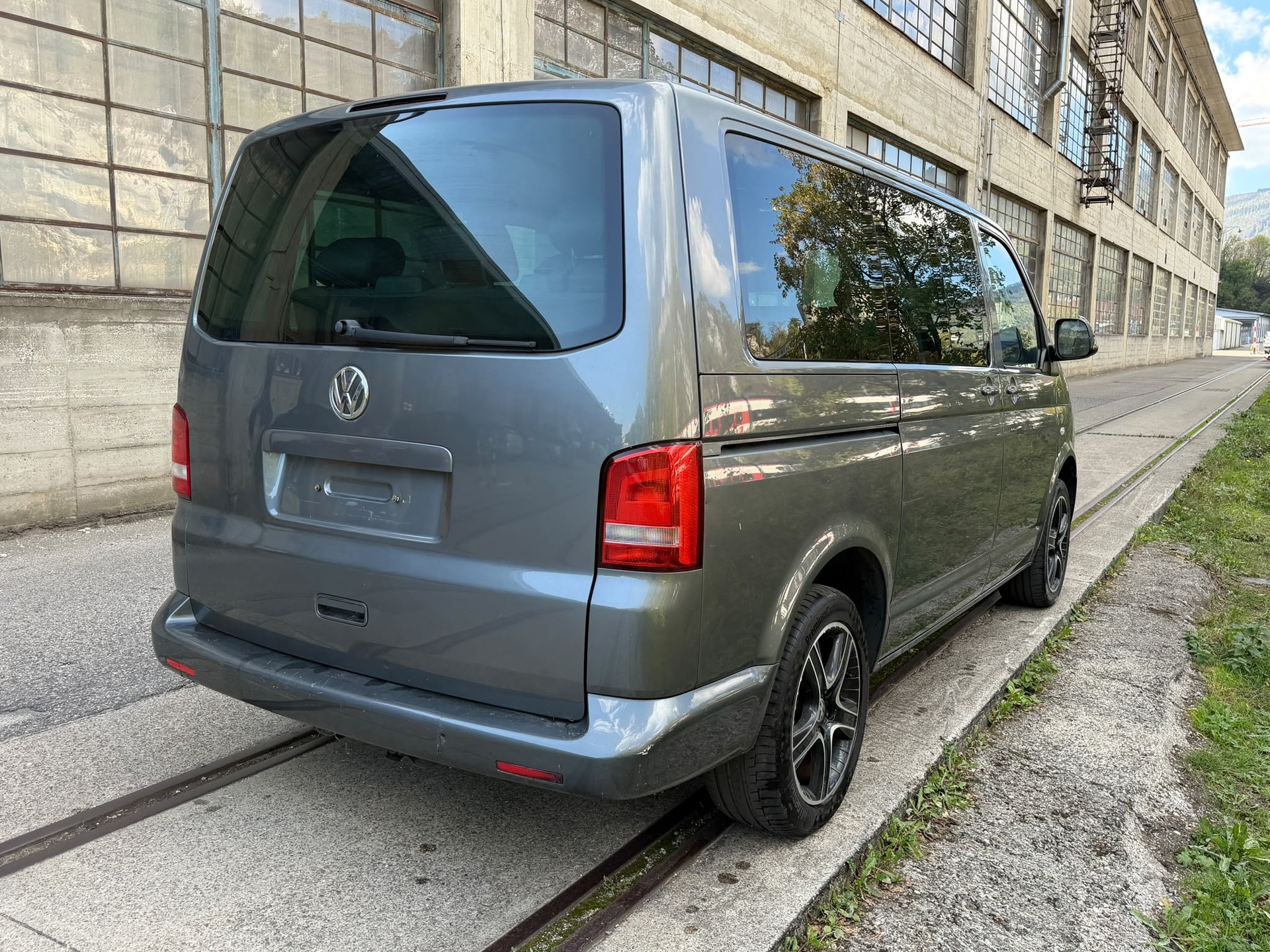 VW T5 Multivan 2.0 Bi-TDI CR Highline 4Motion DSG-image-1