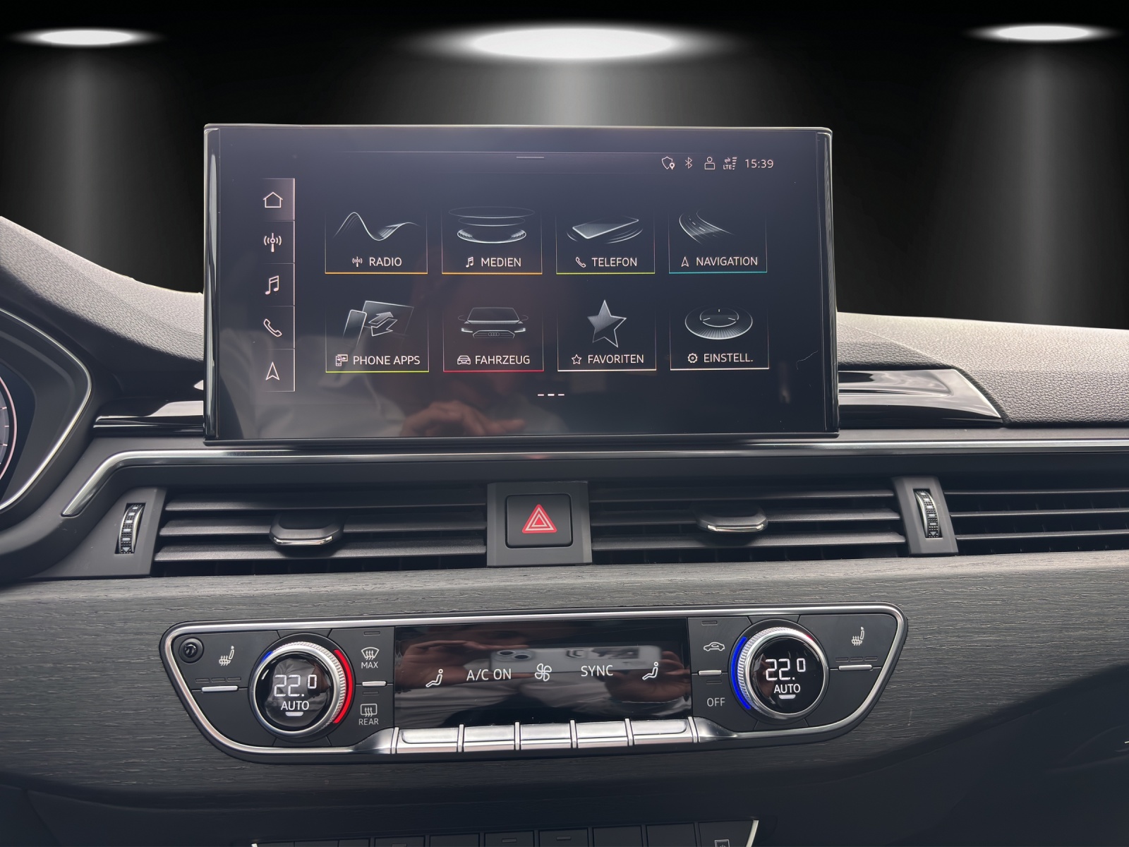 AUDI A4 Avant 40 TDI S line Attraction quattro S-tronic-image-11