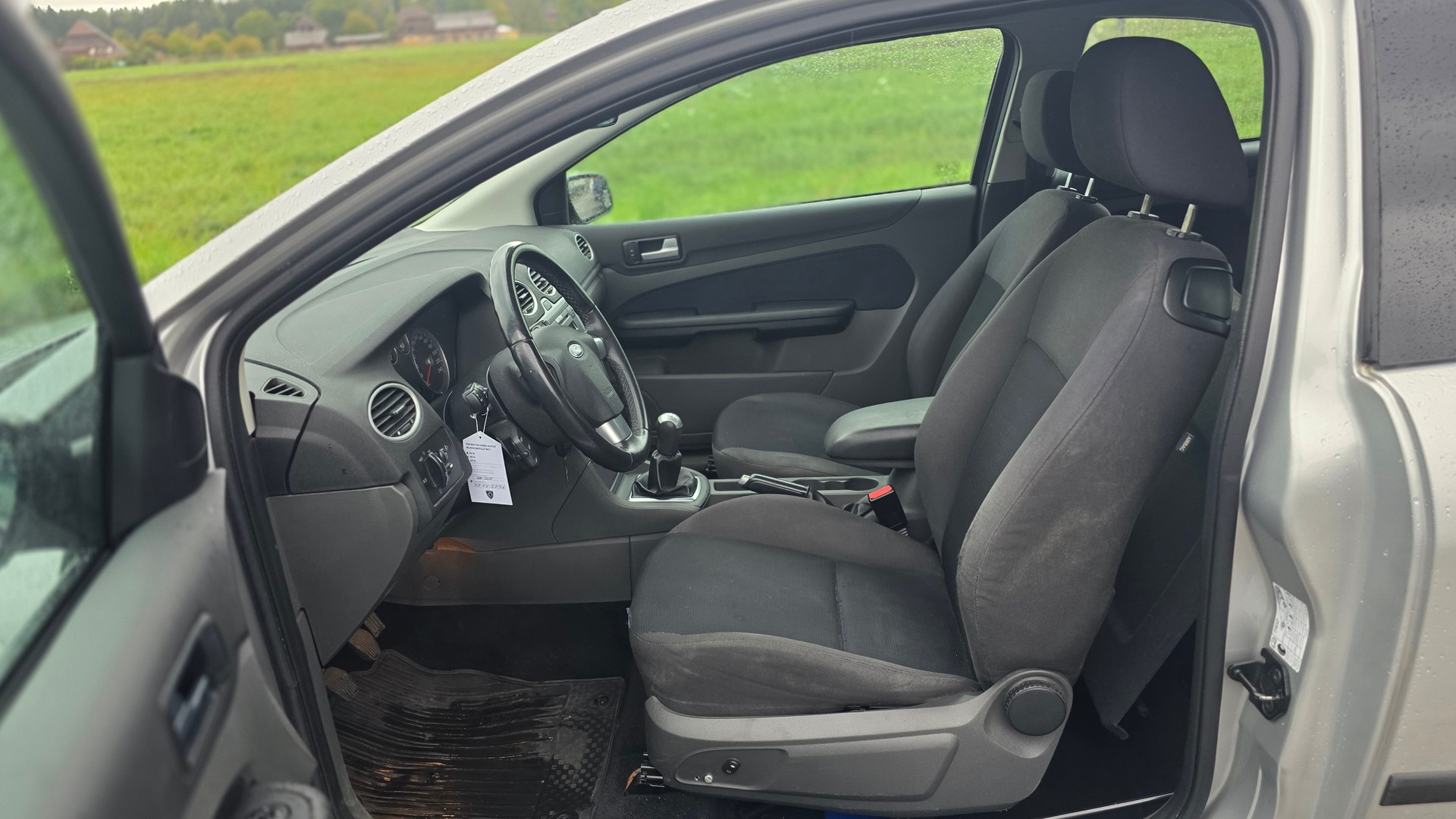 FORD Focus 1.6i VCT Trend-image-6