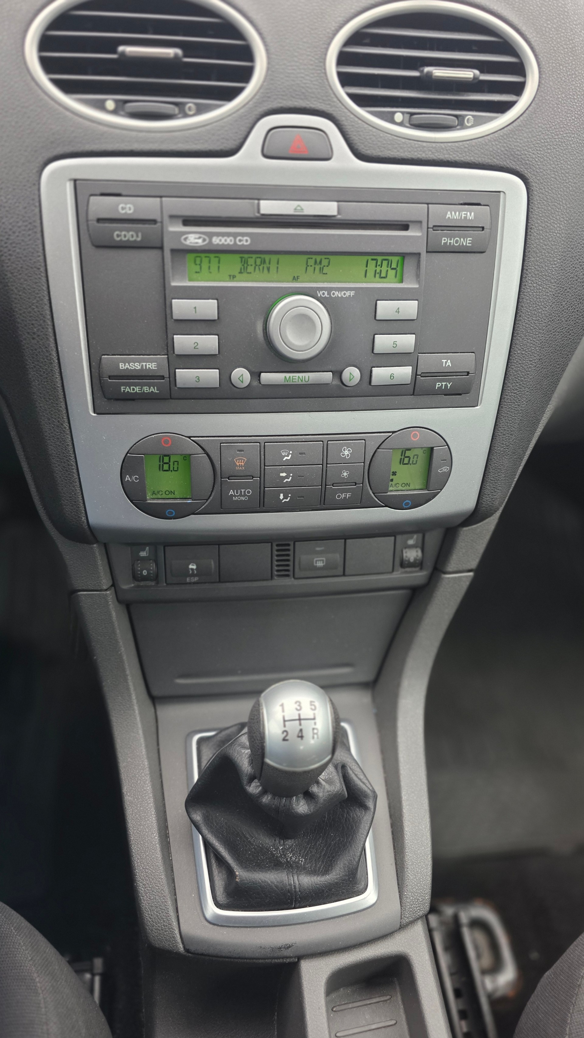 FORD Focus 1.6i VCT Trend-image-8