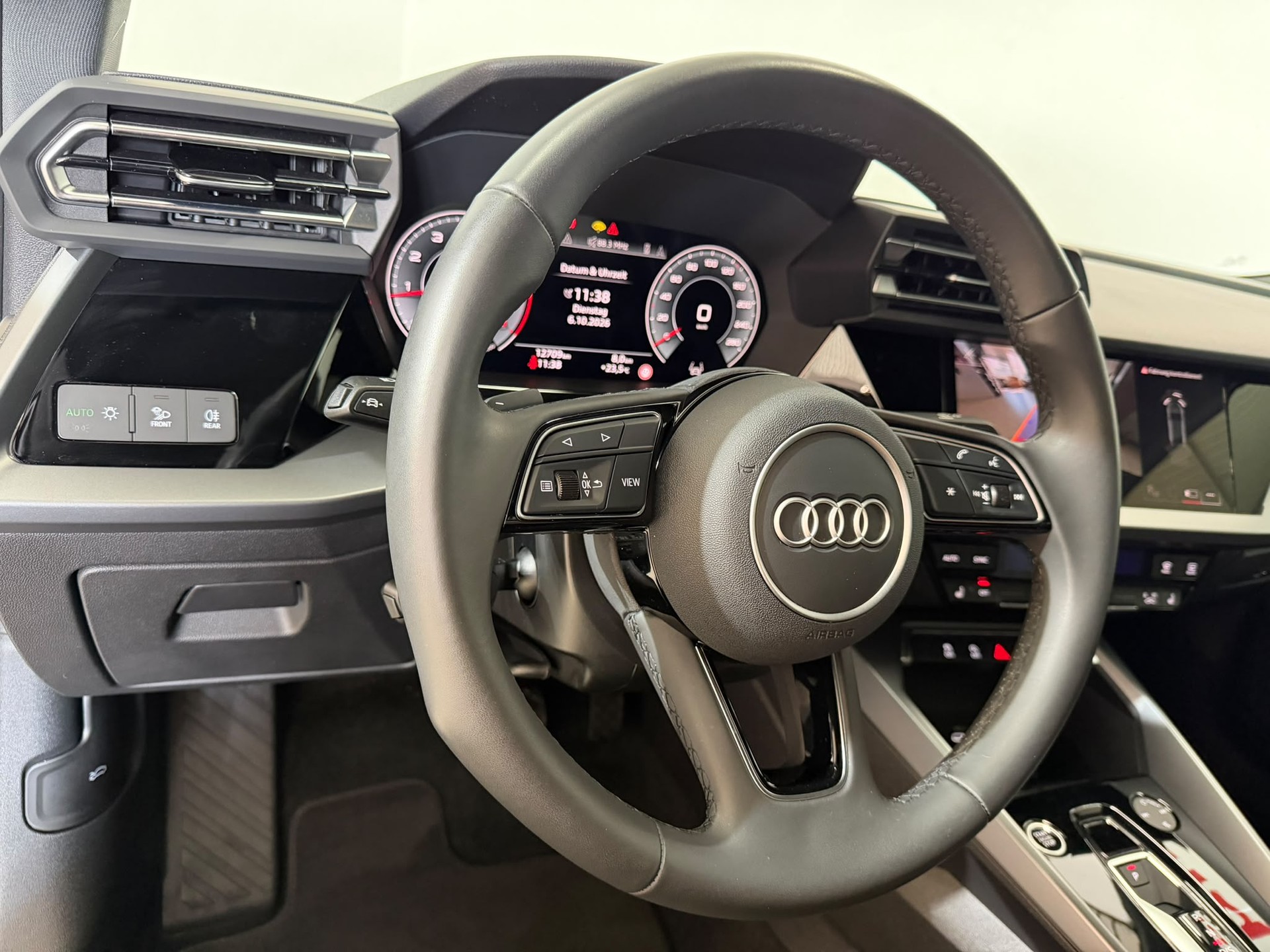 AUDI A3 Limousine TFSI 110 kW advanced S tronic-image-6