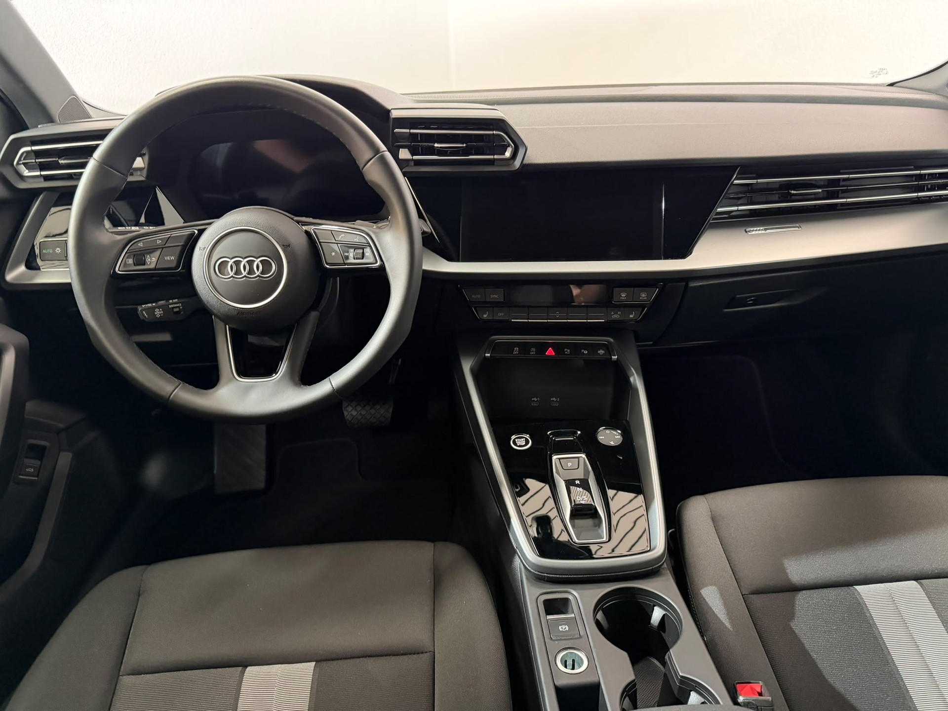 AUDI A3 Limousine TFSI 110 kW advanced S tronic-image-9