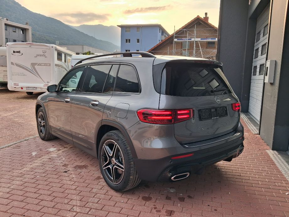 MERCEDES-BENZ GLB 220 d 4Matic 8G-Tronic AMG Line-image-3