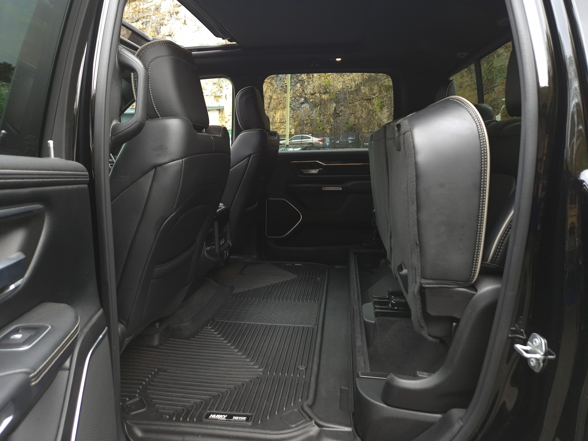 DODGE Ram 1500 Laramie 5.7l V8-image-30