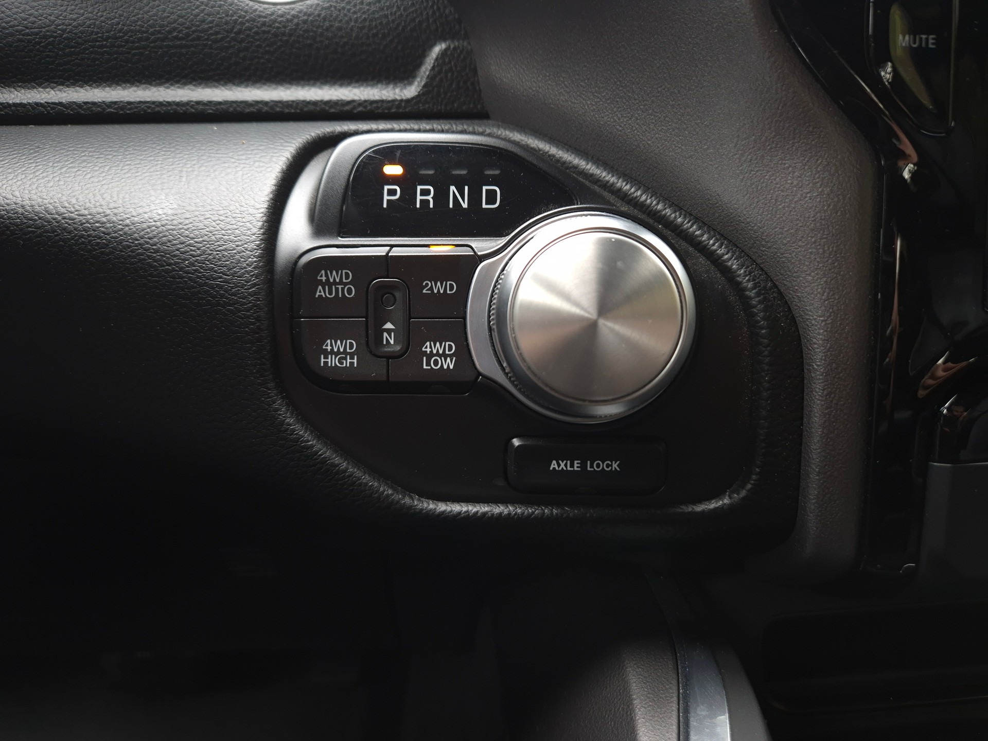 DODGE Ram 1500 Laramie 5.7l V8-image-26