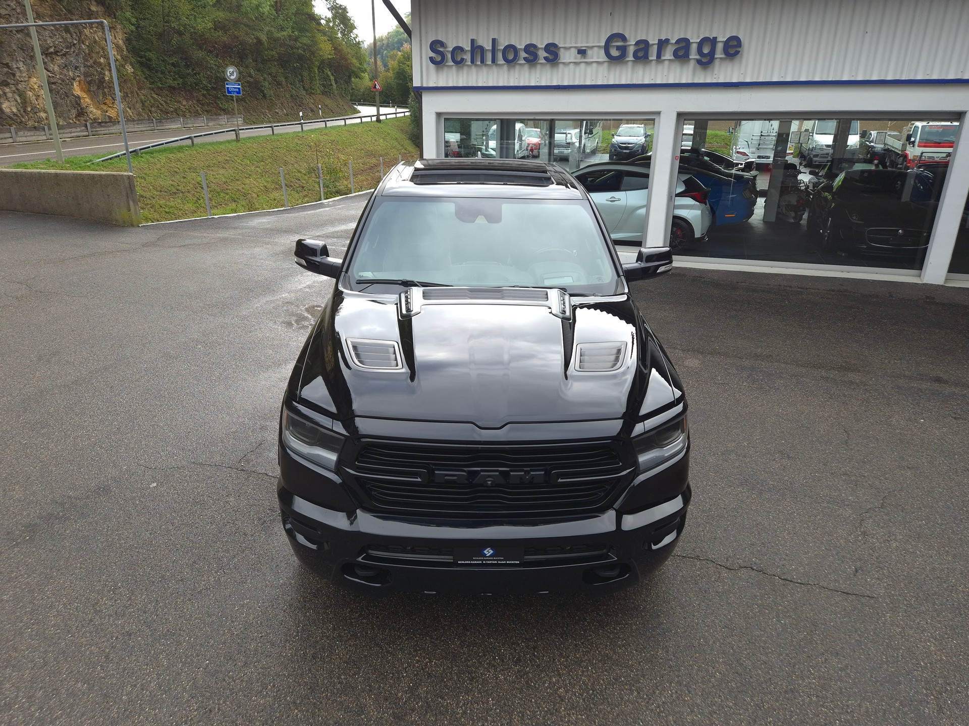 DODGE Ram 1500 Laramie 5.7l V8-image-2