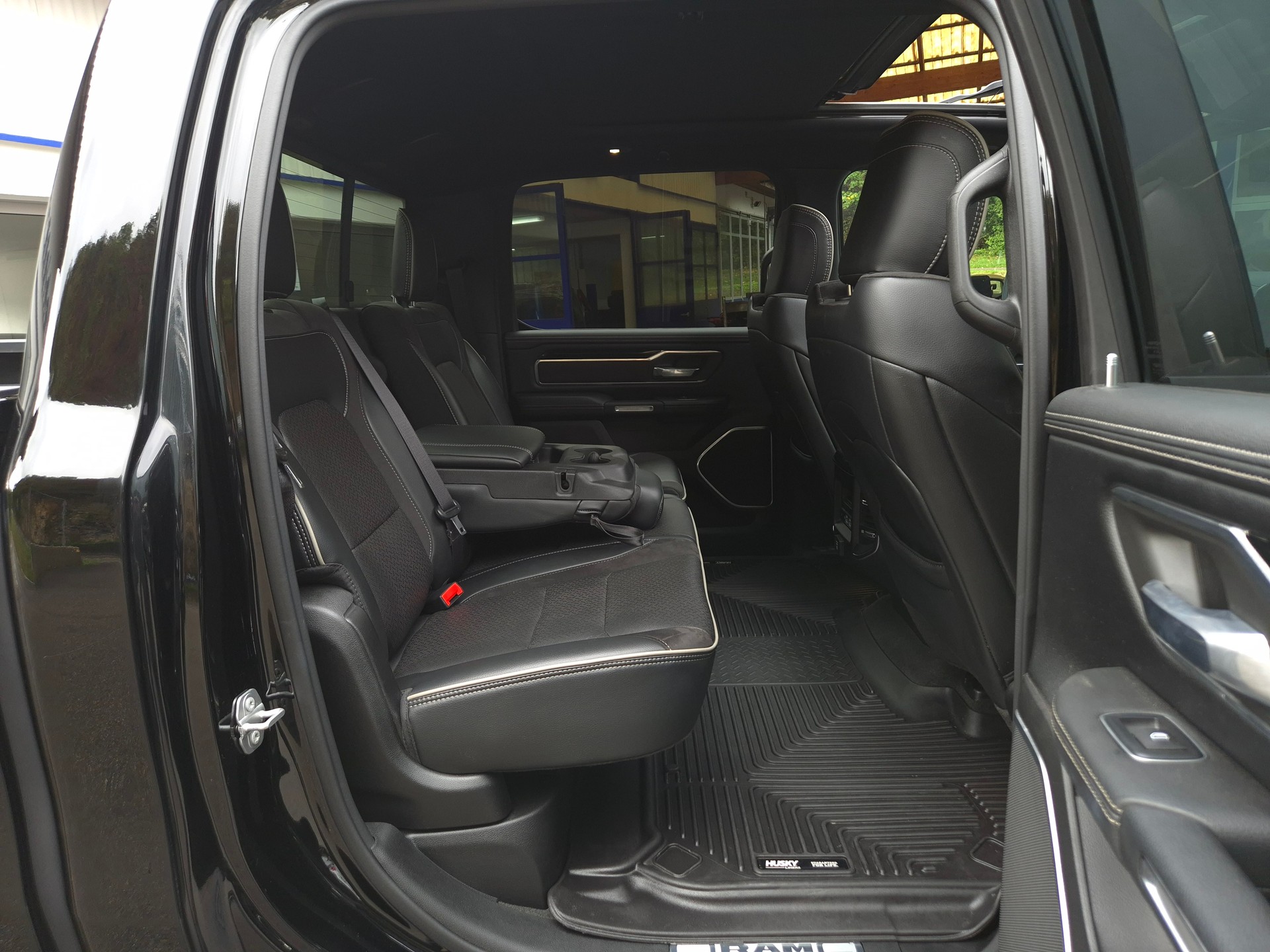 DODGE Ram 1500 Laramie 5.7l V8-image-29