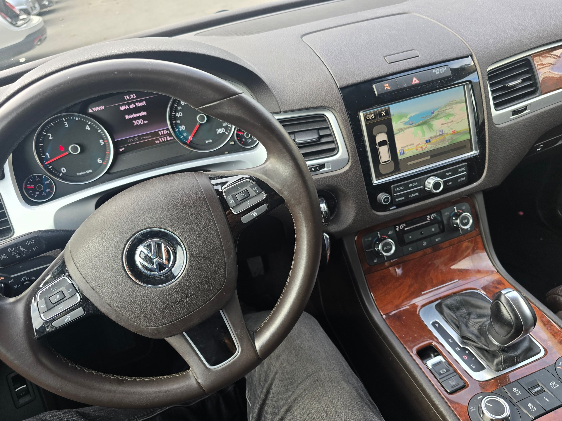 VW Touareg 3.0 TDI BlueMotion Technology Tiptronic-image-8