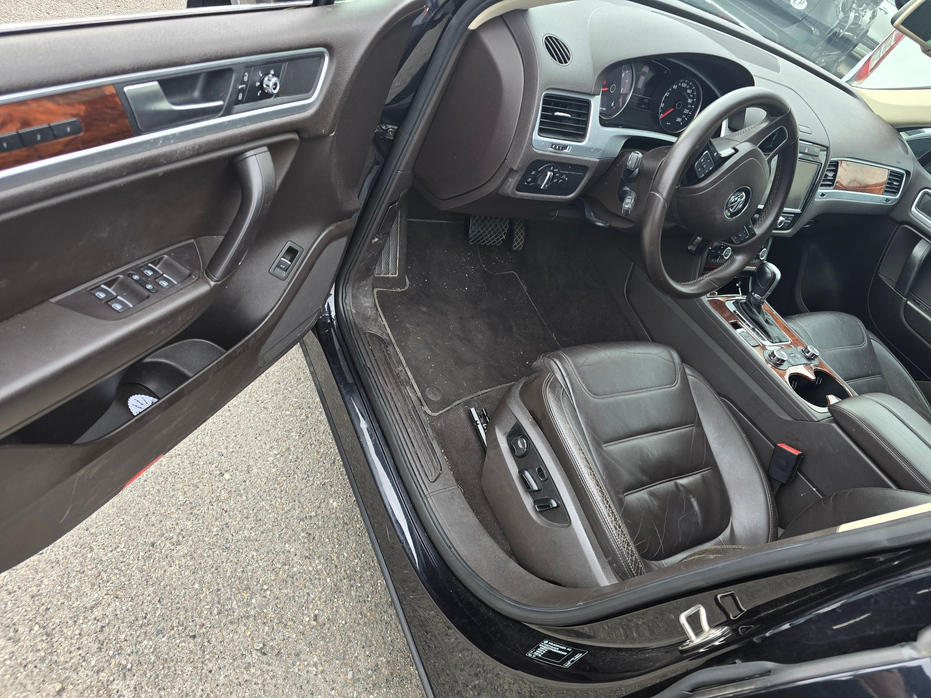 VW Touareg 3.0 TDI BlueMotion Technology Tiptronic-image-9