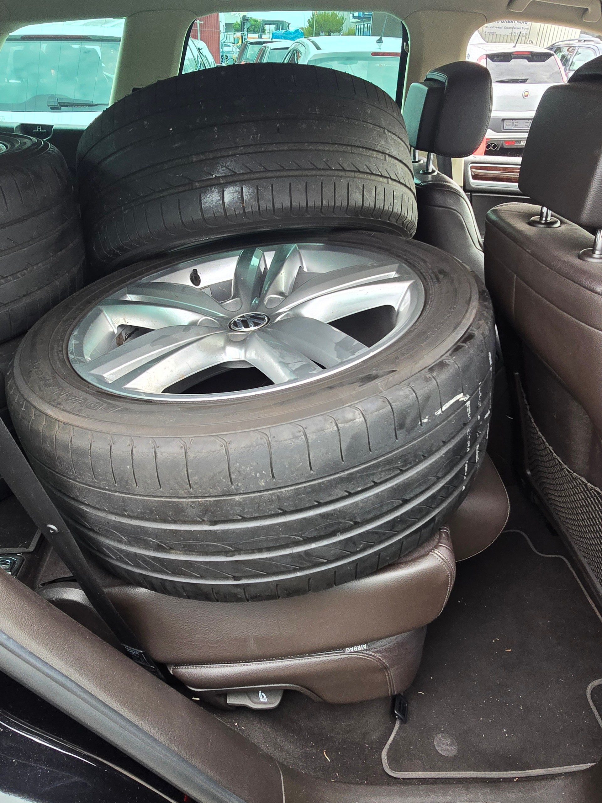 VW Touareg 3.0 TDI BlueMotion Technology Tiptronic-image-11